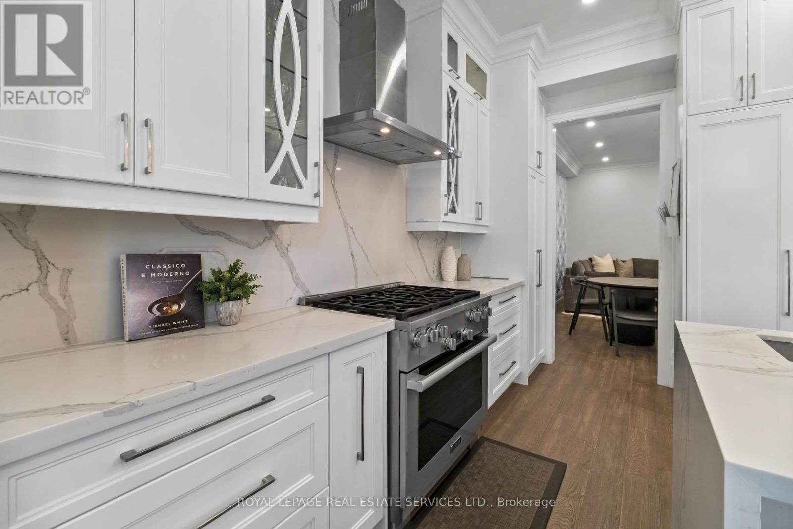 5 Kirk Bradden Road W, Toronto, Ontario  M8Y 2G1 - Photo 15 - W13448588