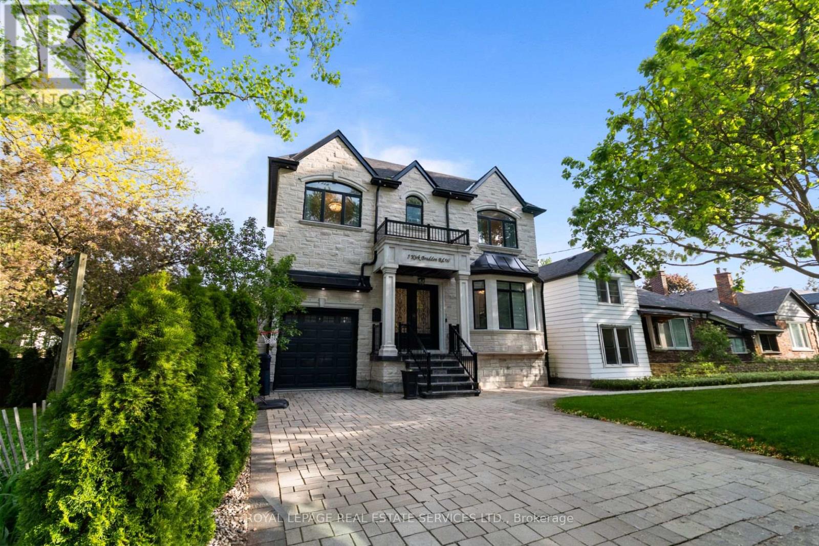 5 Kirk Bradden Road W, Toronto, Ontario  M8Y 2G1 - Photo 2 - W13448588