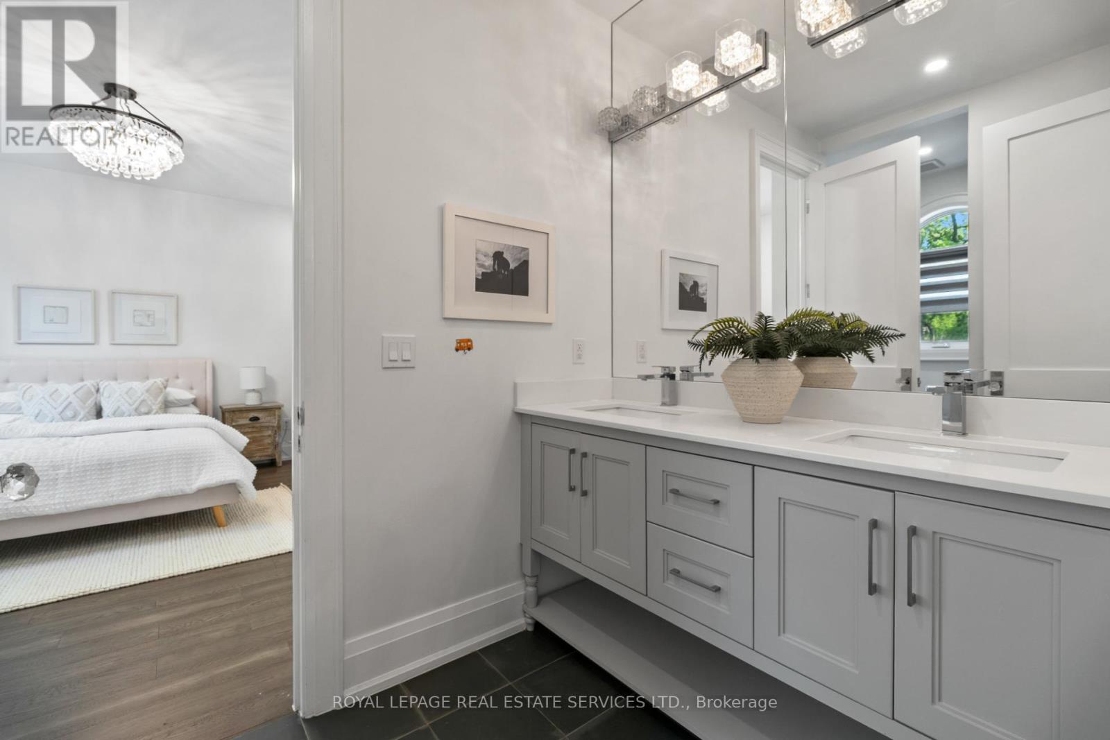 5 Kirk Bradden Road W, Toronto, Ontario  M8Y 2G1 - Photo 28 - W13448588