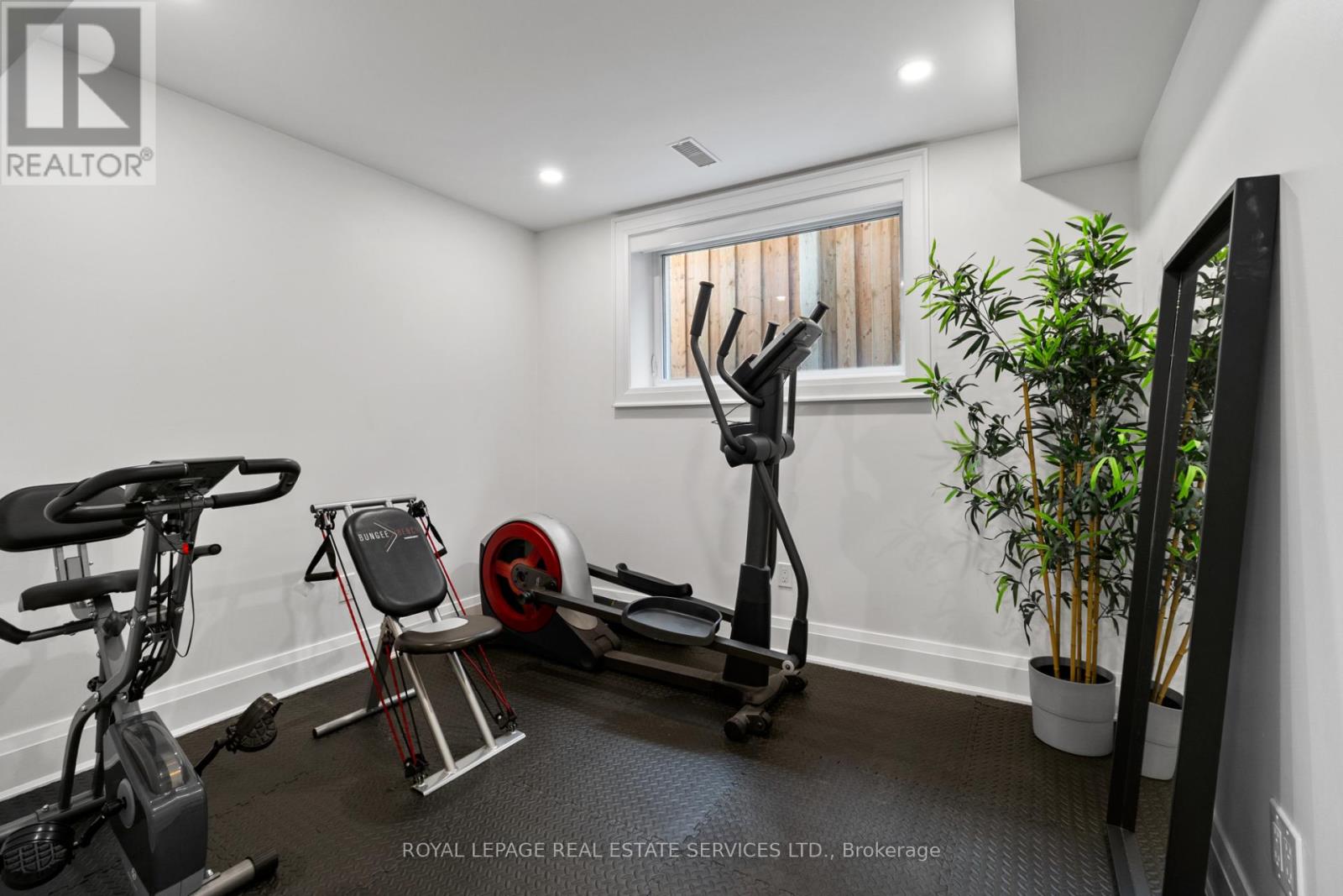 5 Kirk Bradden Road W, Toronto, Ontario  M8Y 2G1 - Photo 36 - W13448588
