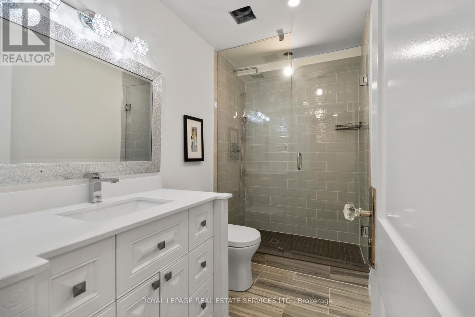 5 Kirk Bradden Road W, Toronto, Ontario  M8Y 2G1 - Photo 38 - W13448588