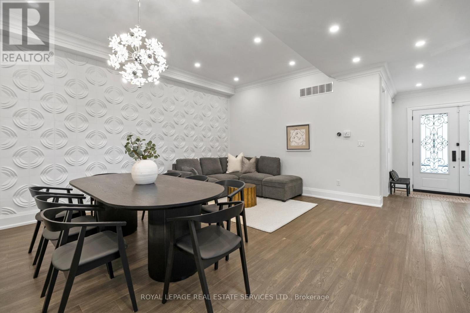 5 Kirk Bradden Road W, Toronto, Ontario  M8Y 2G1 - Photo 5 - W13448588