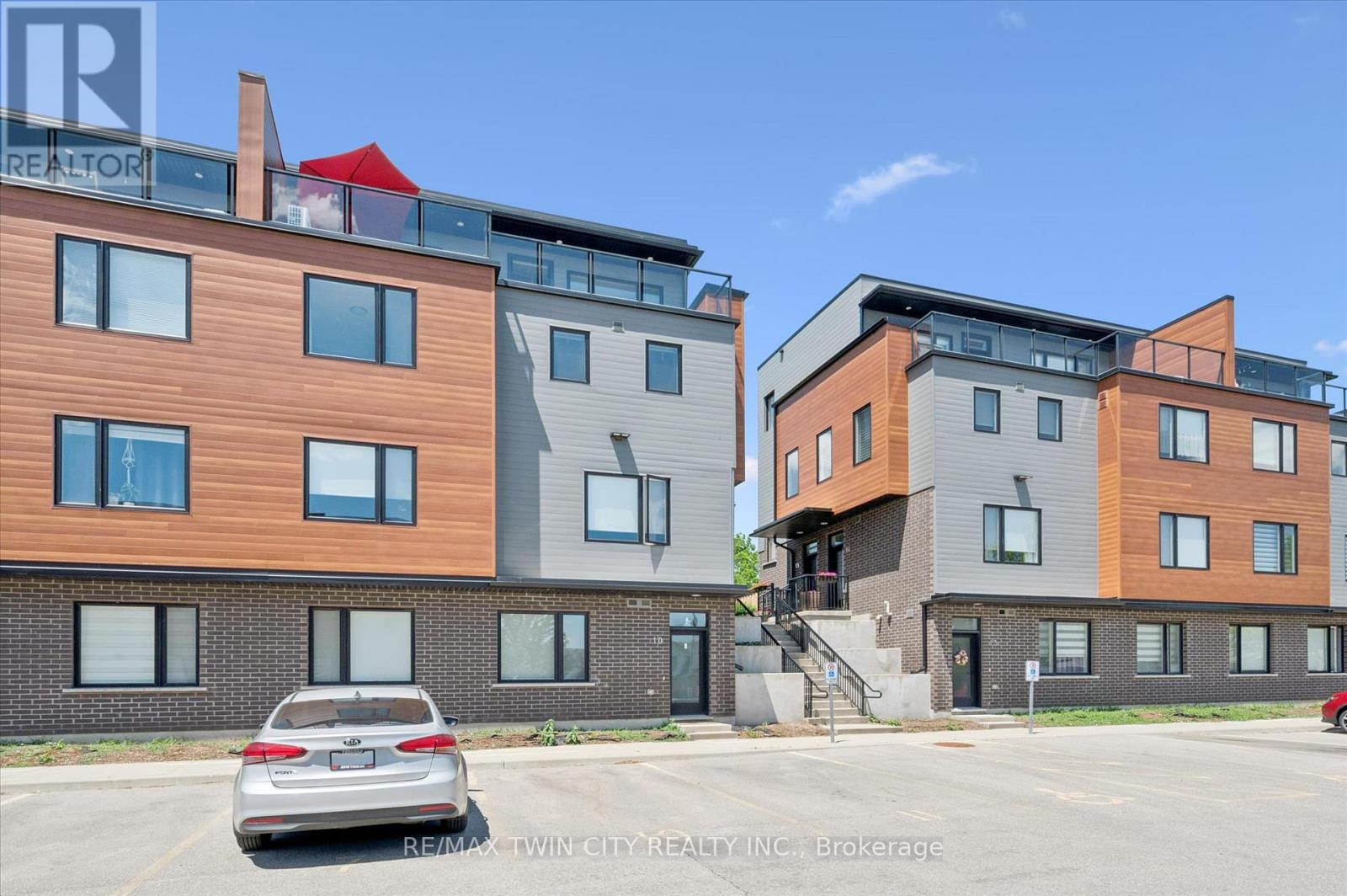 12 - 54 Bridge Street W, Kitchener, Ontario  N2K 0G4 - Photo 3 - X13448538