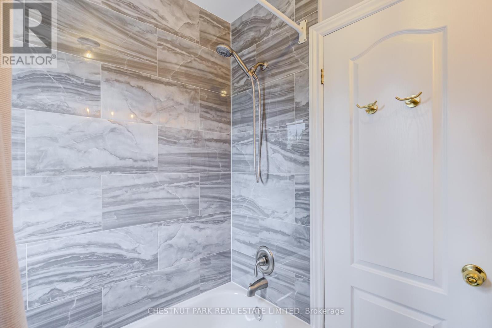 89 Frater Avenue, Toronto, Ontario  M4C 2H7 - Photo 22 - E13444902
