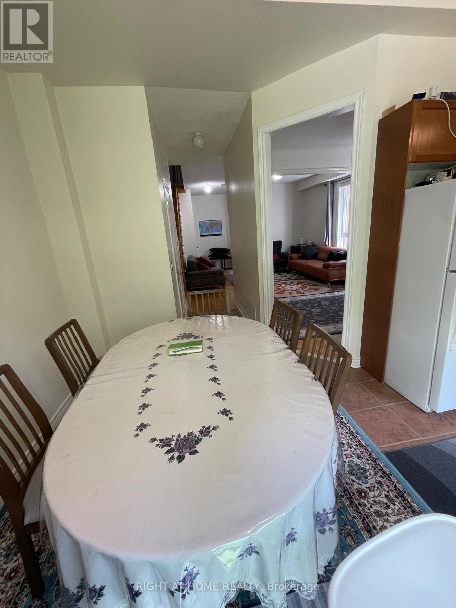 5617 Raleigh Street, Mississauga, Ontario  L5M 7E4 - Photo 13 - W13445942