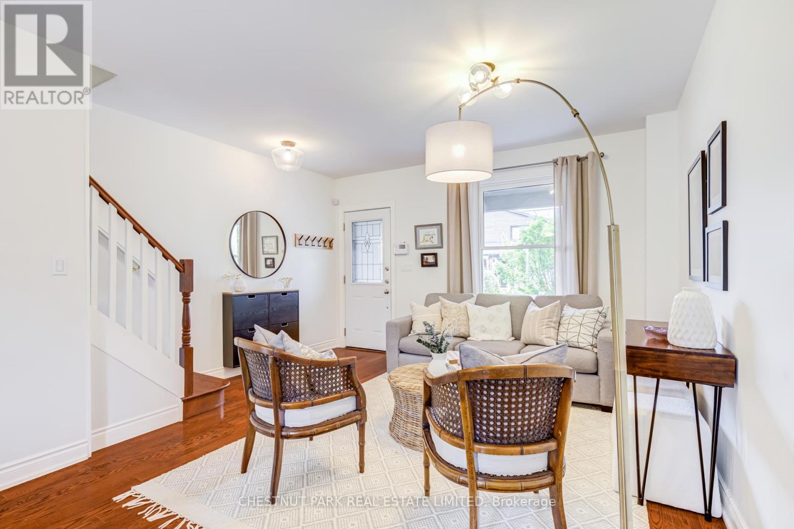 89 Frater Avenue, Toronto, Ontario  M4C 2H7 - Photo 6 - E13444902