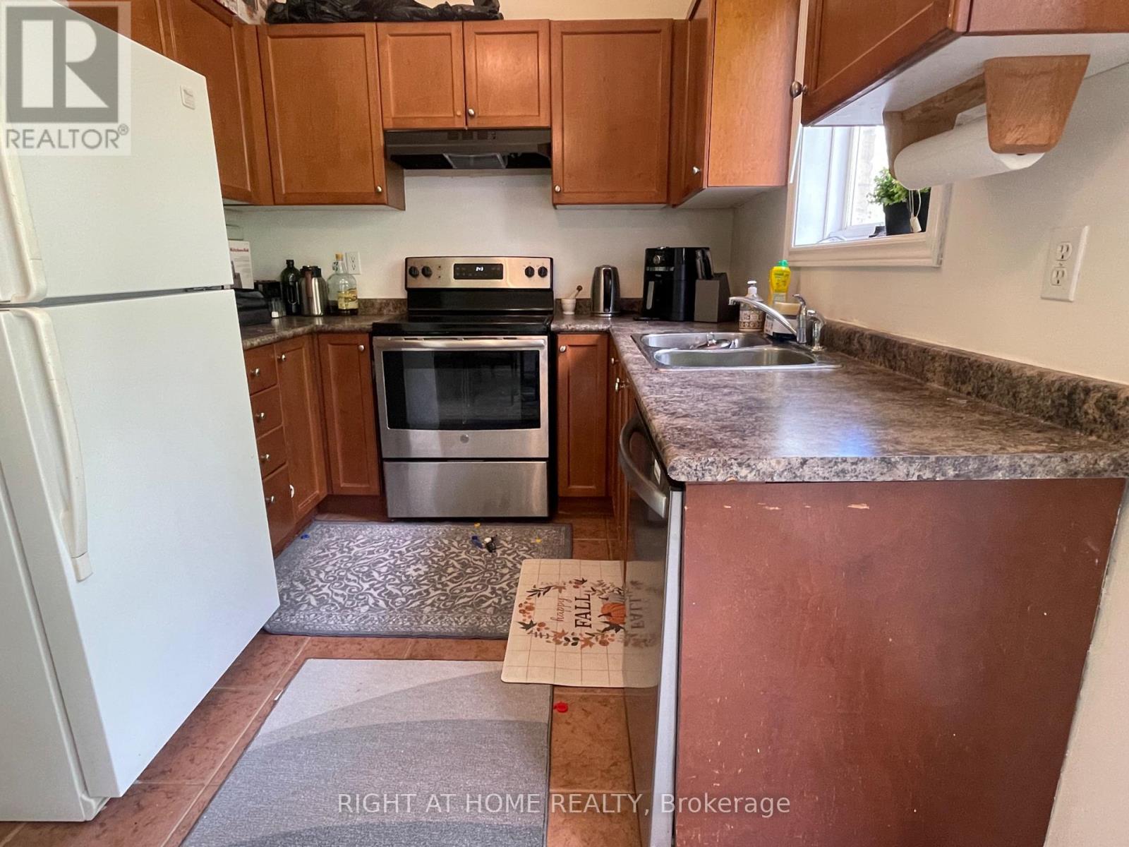 5617 Raleigh Street, Mississauga, Ontario  L5M 7E4 - Photo 9 - W13445942