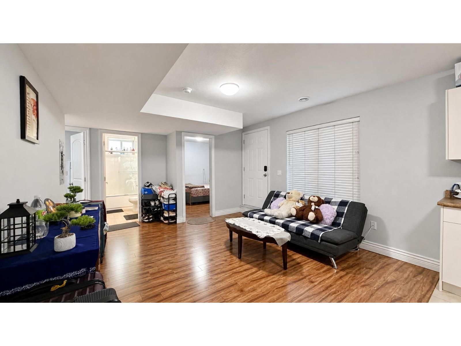Listing image 25