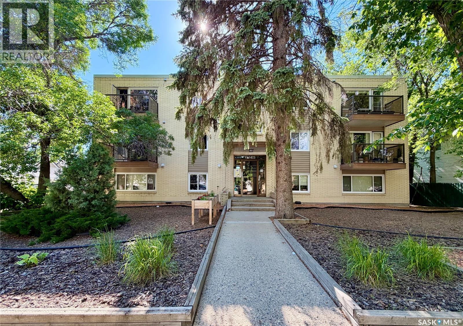 2 2358 Rae STREET, Regina