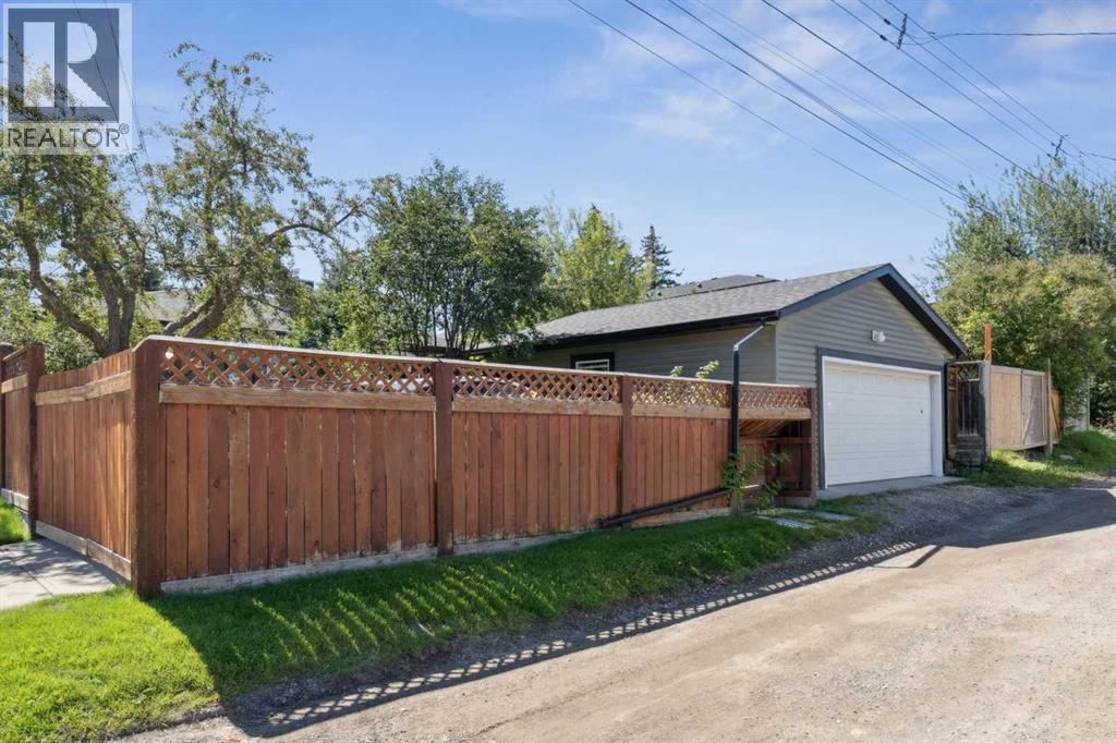 2404 29 Avenue SW, Calgary, Alberta  T2T 1N9 - Photo 39 - A2317400