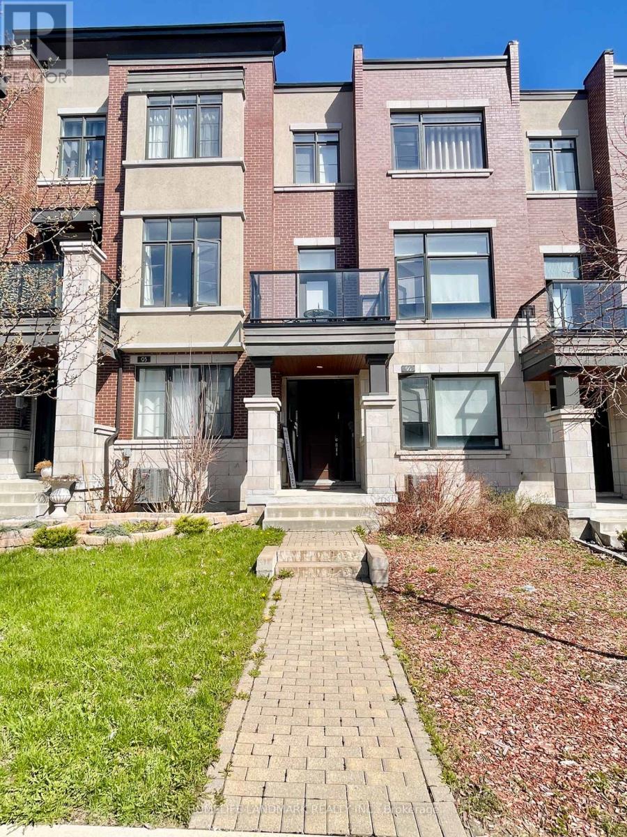 95 CARRVILLE WOODS CIRCLE, Vaughan, Ontario
