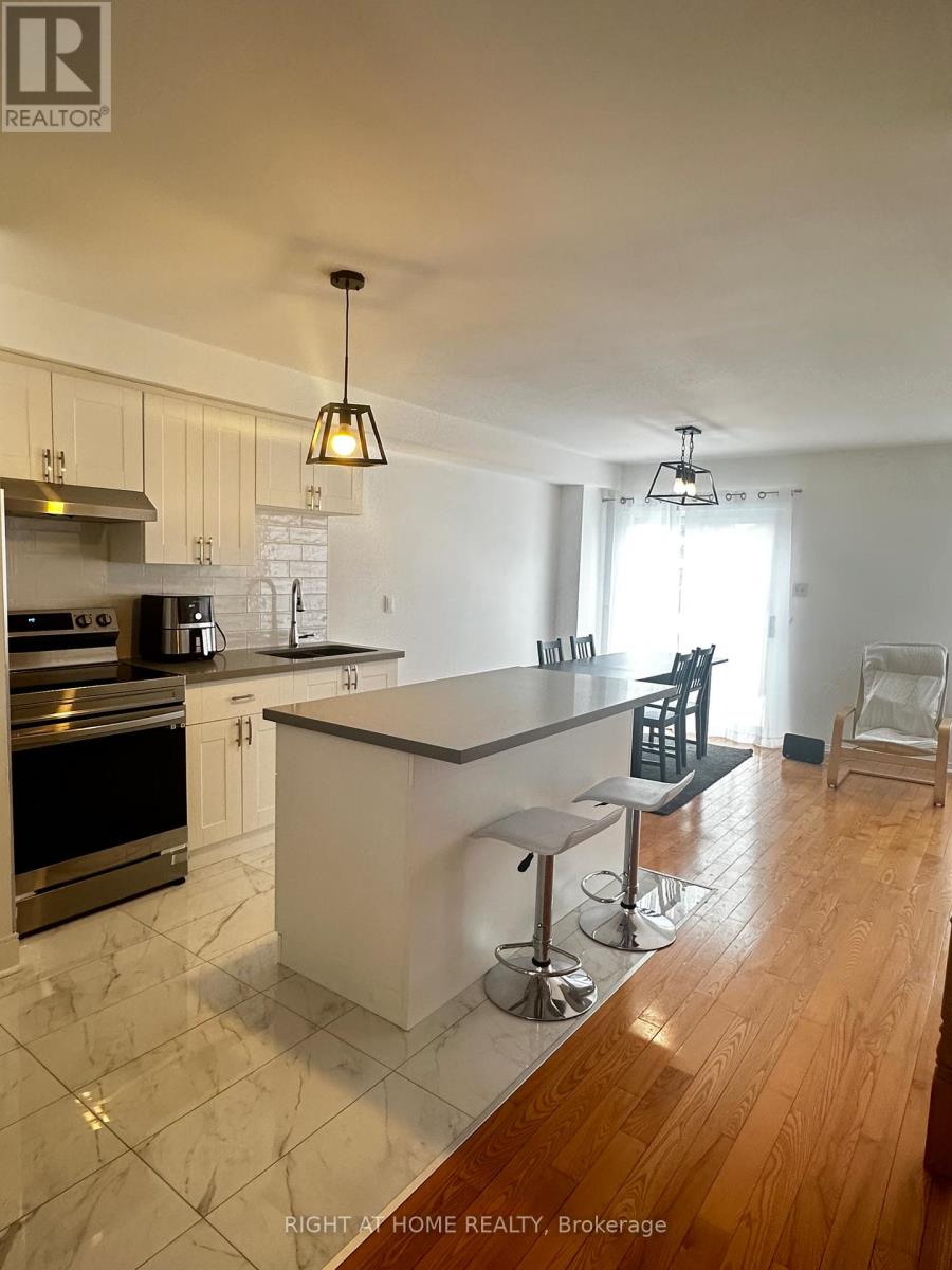54 Henderson Crescent, New Tecumseth, Ontario L9R 1Y4 - Photo 2 - N13448640