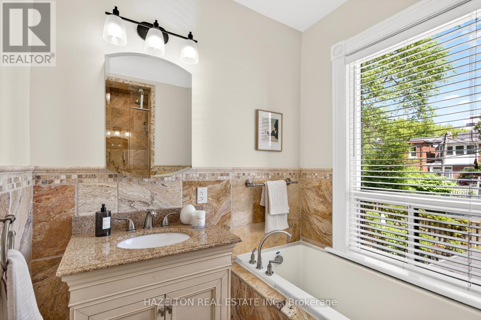 482 Indian Grove, Toronto, Ontario  M6P 2H9 - Photo 29 - W13448624