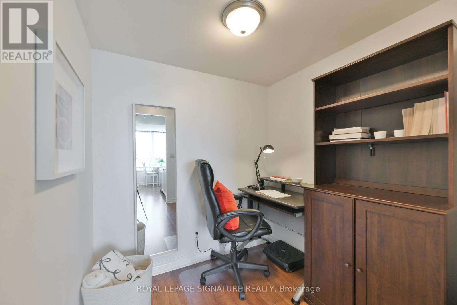 1907 - 212 Eglinton Avenue E, Toronto, Ontario  M4P 1K2 - Photo 15 - C13448614