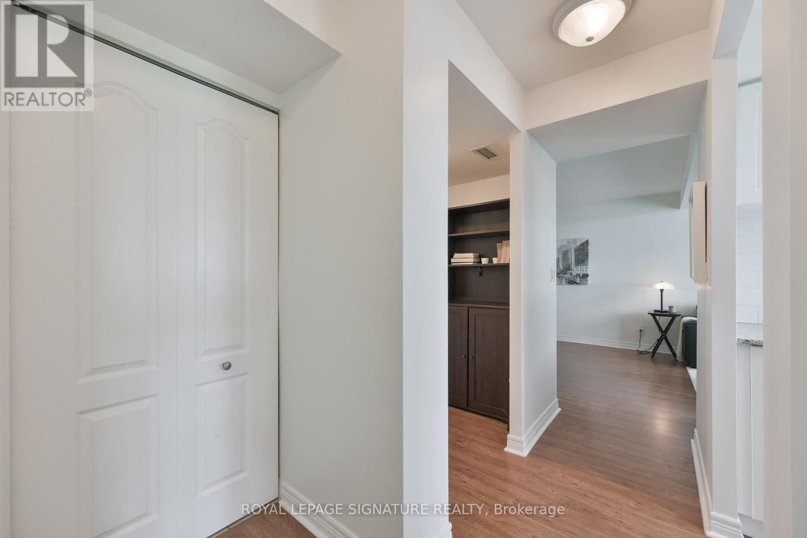 1907 - 212 Eglinton Avenue E, Toronto, Ontario  M4P 1K2 - Photo 14 - C13448614