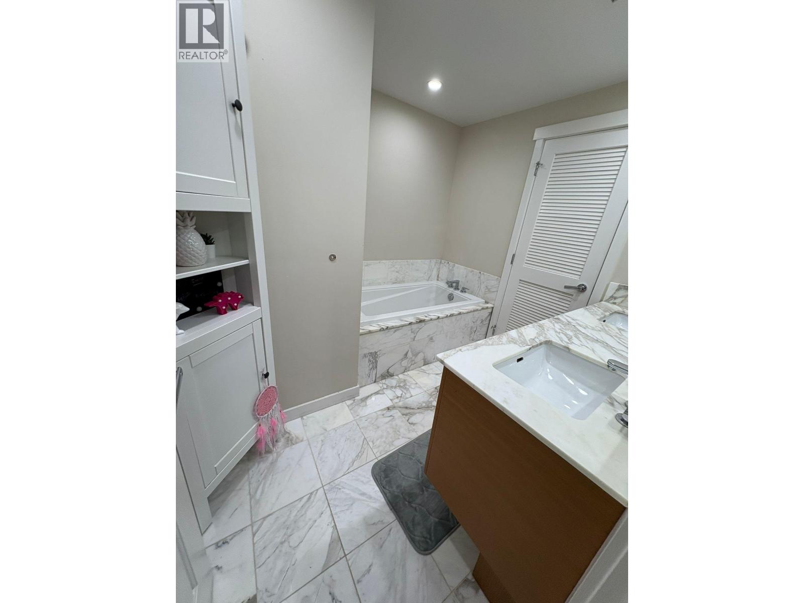 605 5868 Agronomy Road, Vancouver, British Columbia  V6T 0B5 - Photo 16 - R3135680