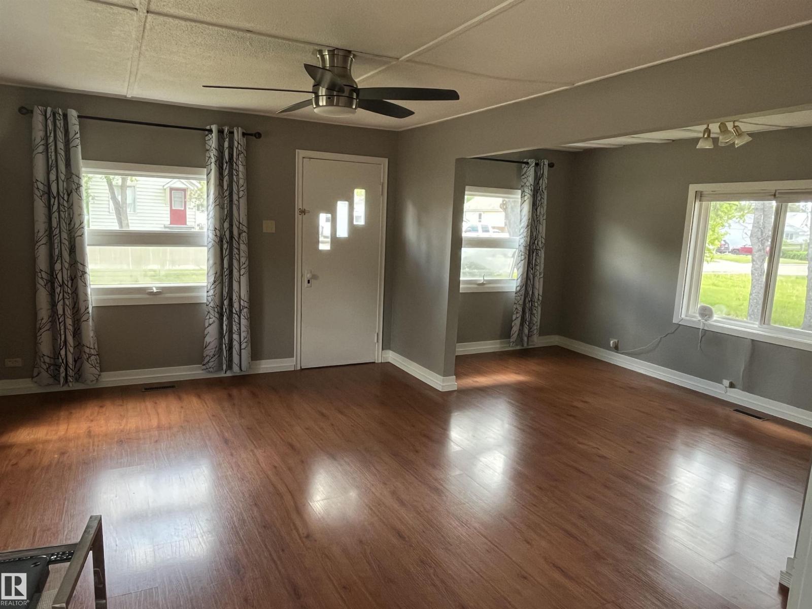 5104 55 Av, Tofield, Alberta  T0B 4J0 - Photo 5 - E4493545