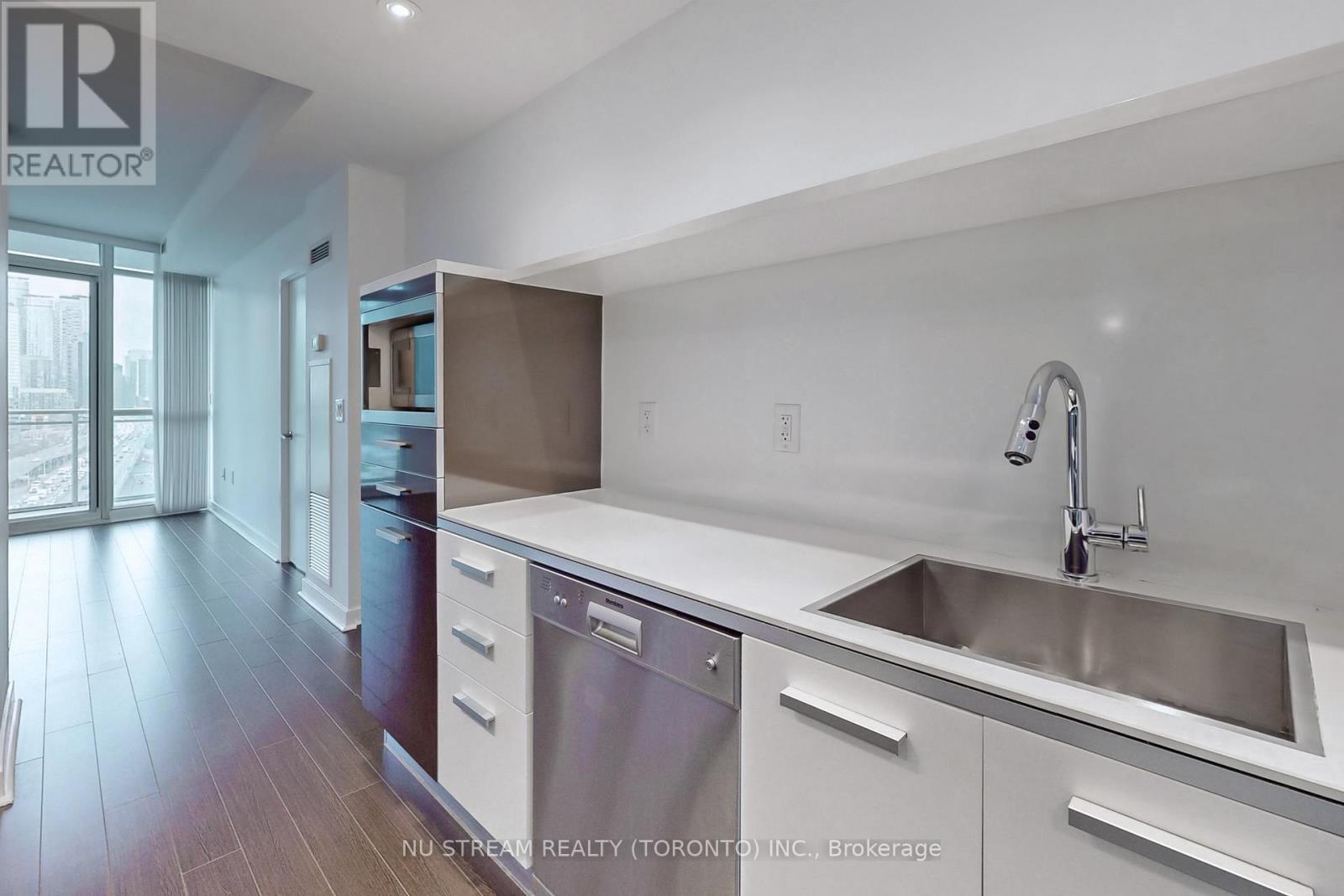 2010 - 38 Dan Leckie Way, Toronto, Ontario  M5V 2V6 - Photo 10 - C13448672