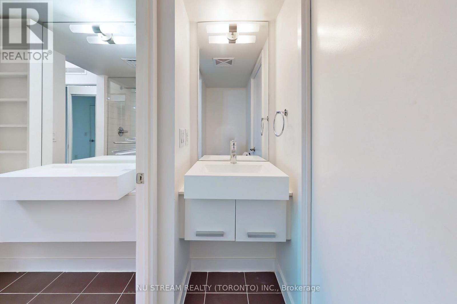 2010 - 38 Dan Leckie Way, Toronto, Ontario  M5V 2V6 - Photo 17 - C13448672
