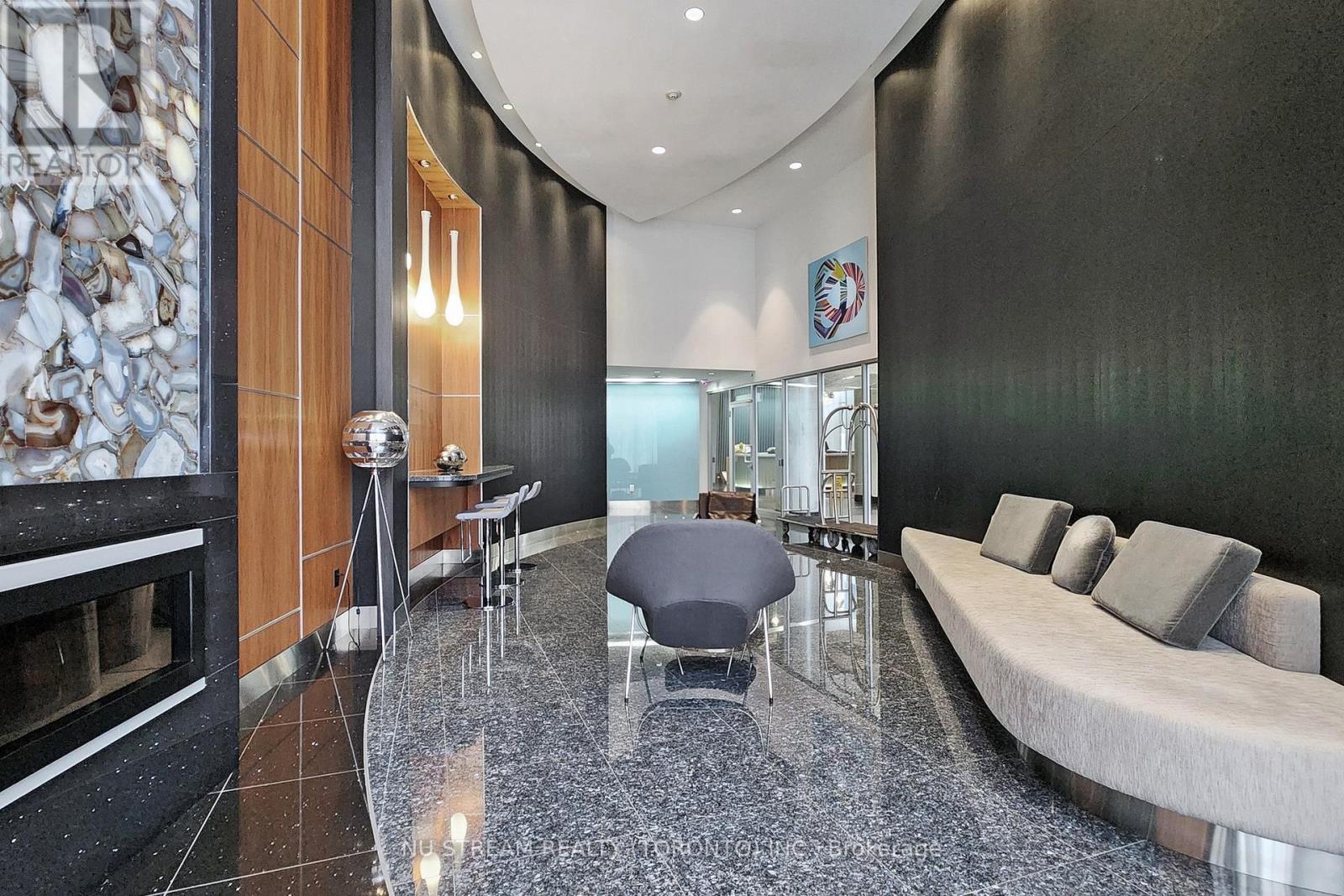 2010 - 38 Dan Leckie Way, Toronto, Ontario  M5V 2V6 - Photo 5 - C13448672