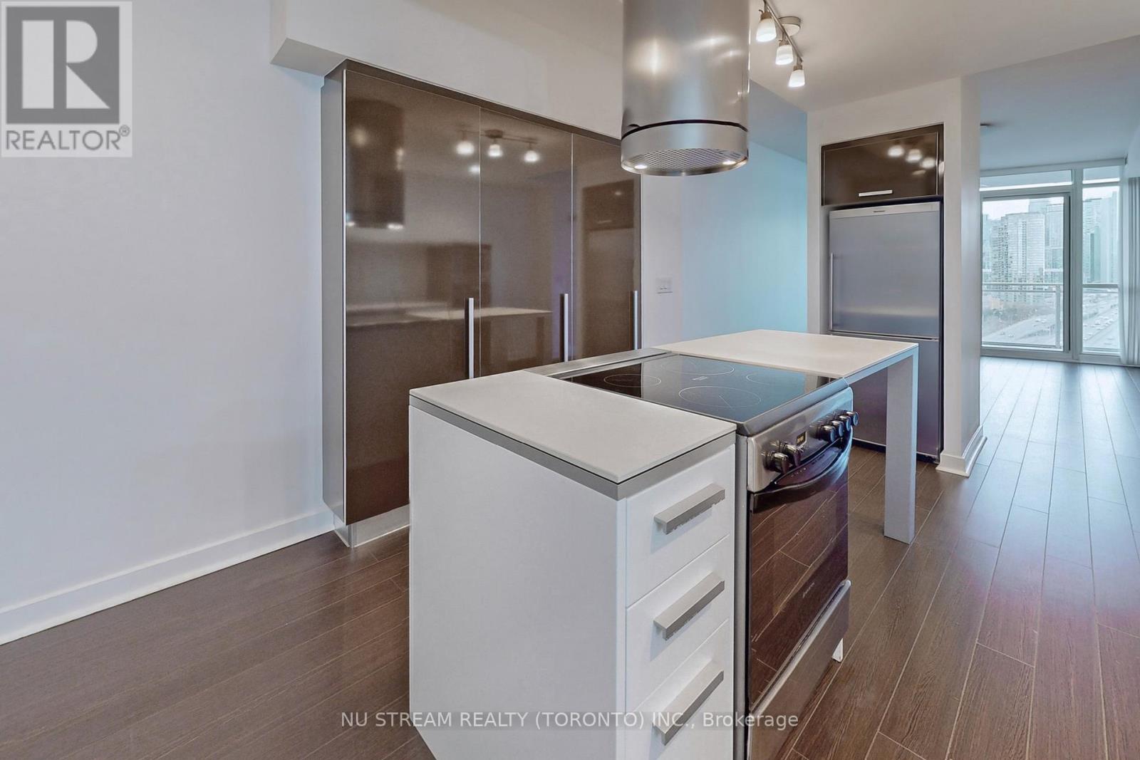 2010 - 38 Dan Leckie Way, Toronto, Ontario  M5V 2V6 - Photo 9 - C13448672