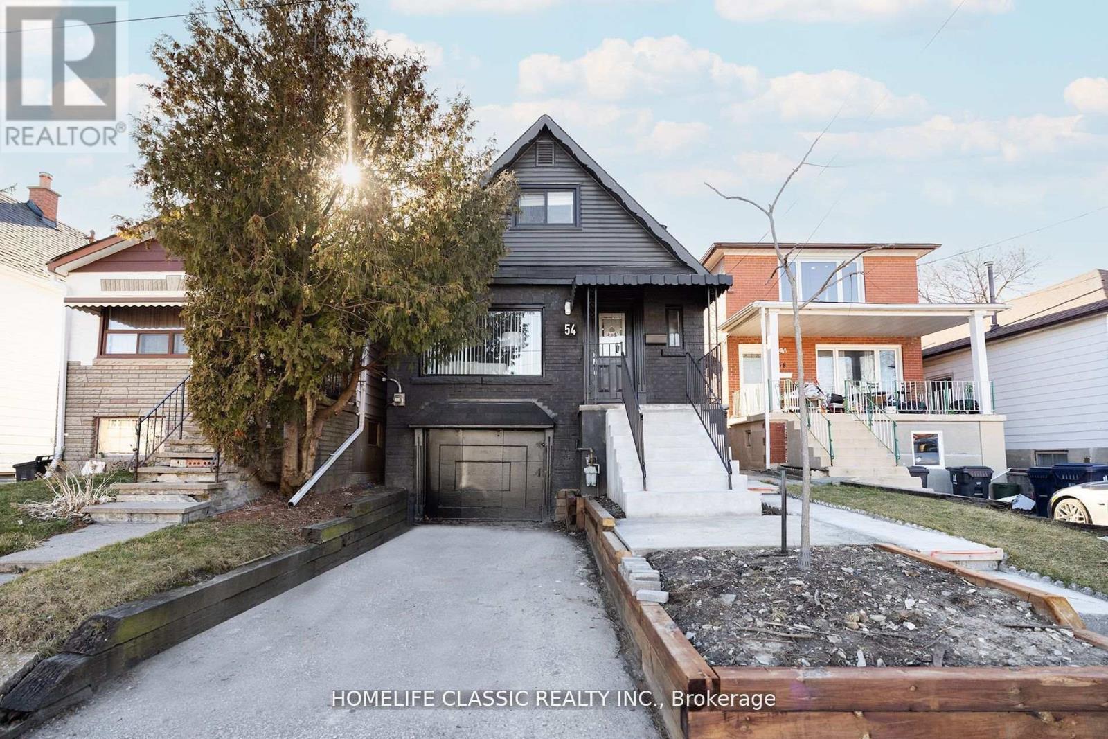 54 SOUTH WOODROW BOULEVARD, Toronto, Ontario