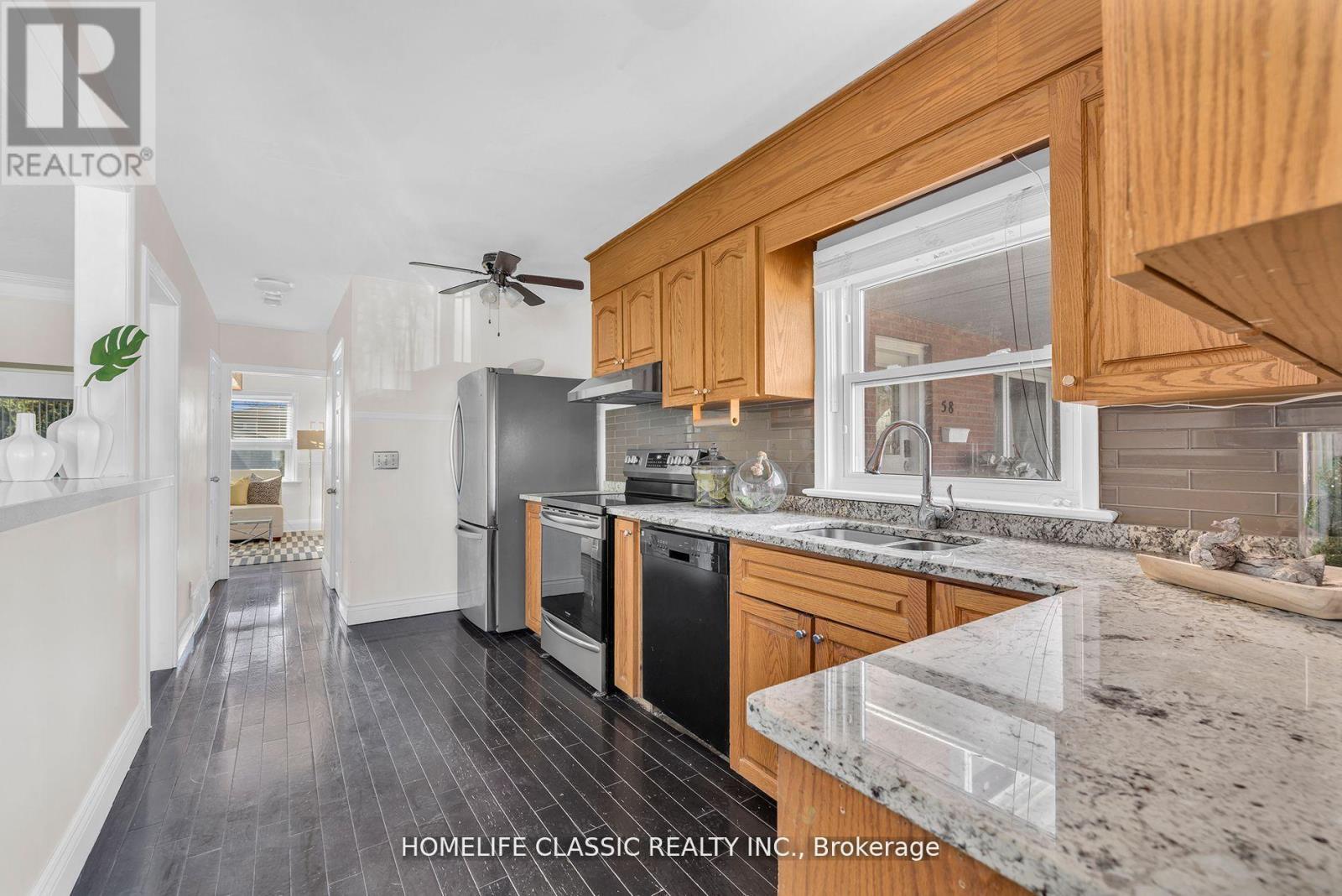 54 South Woodrow Boulevard, Toronto, Ontario  M1N 3L6 - Photo 3 - E13448676
