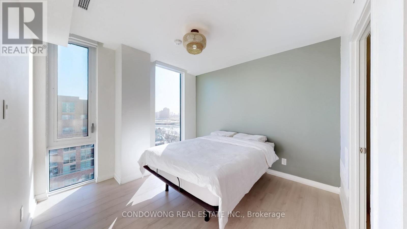 1101 - 1808 St Clair Avenue W, Toronto, Ontario  M6N 0C1 - Photo 5 - W13448674