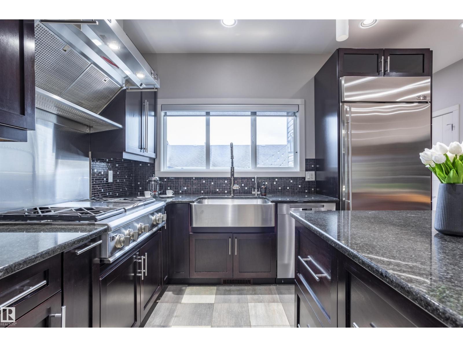 4949 Terwillegar Cm Nw, Edmonton, Alberta  T6R 0G5 - Photo 4 - E4493847