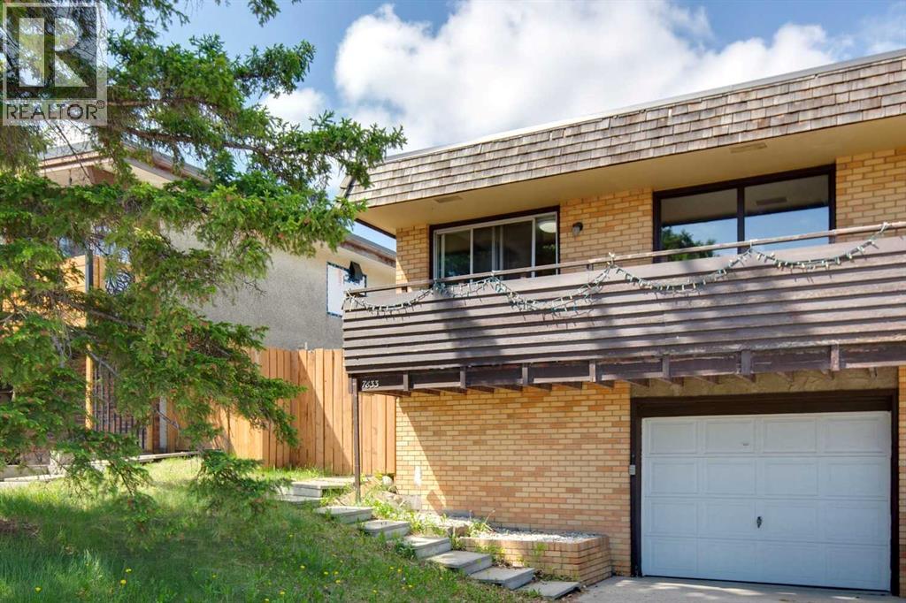 7833 Hunterquay Road NW, Calgary, Alberta