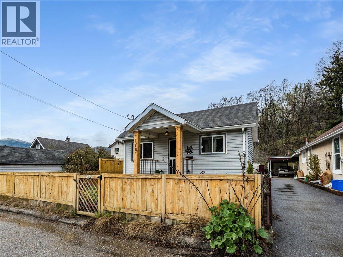 1727 Circle Street, Trail, British Columbia  V1R 1W8 - Photo 10 - 10383735
