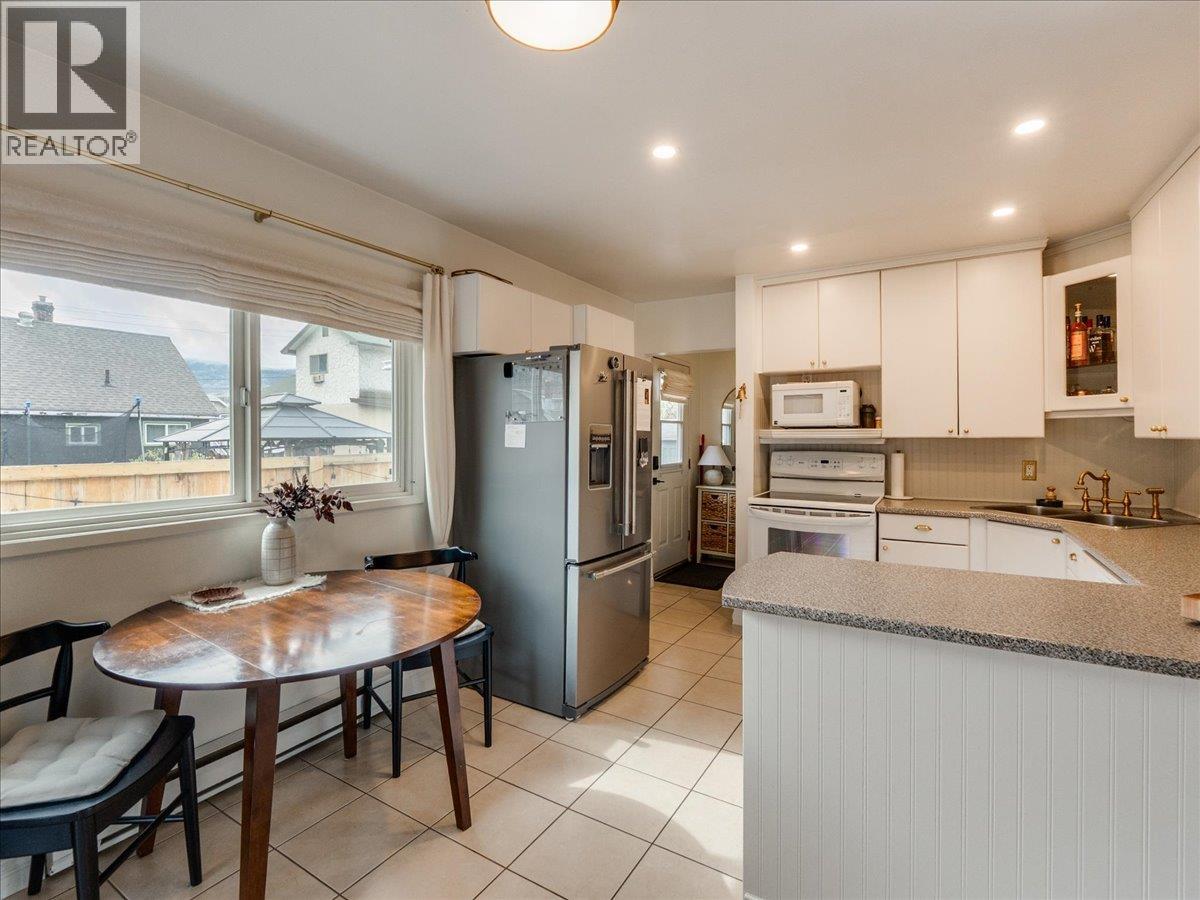 1727 Circle Street, Trail, British Columbia  V1R 1W8 - Photo 18 - 10383735