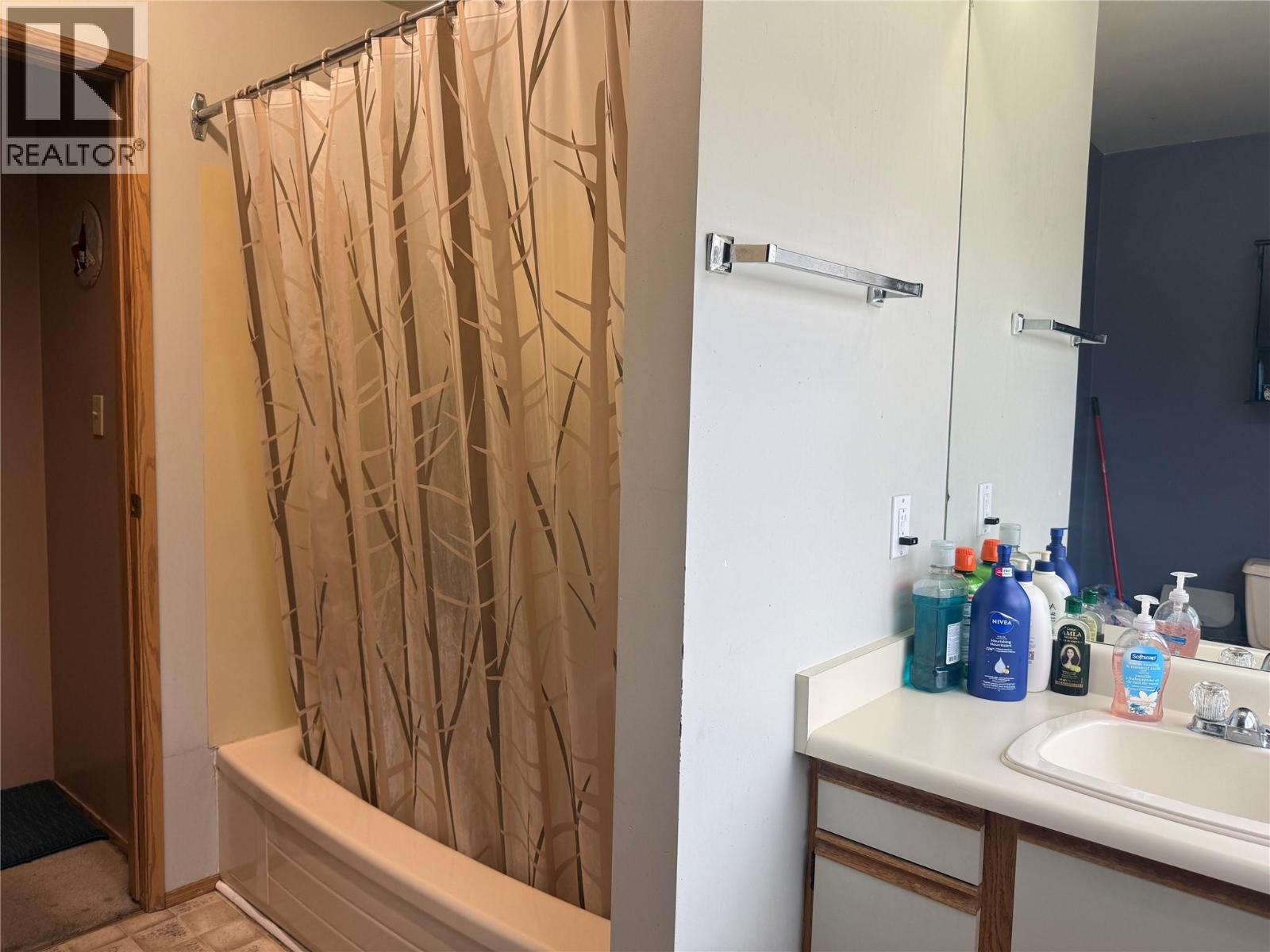 1967 Columbia Gardens Road, Fruitvale, British Columbia  V0G 1L0 - Photo 13 - 10384862