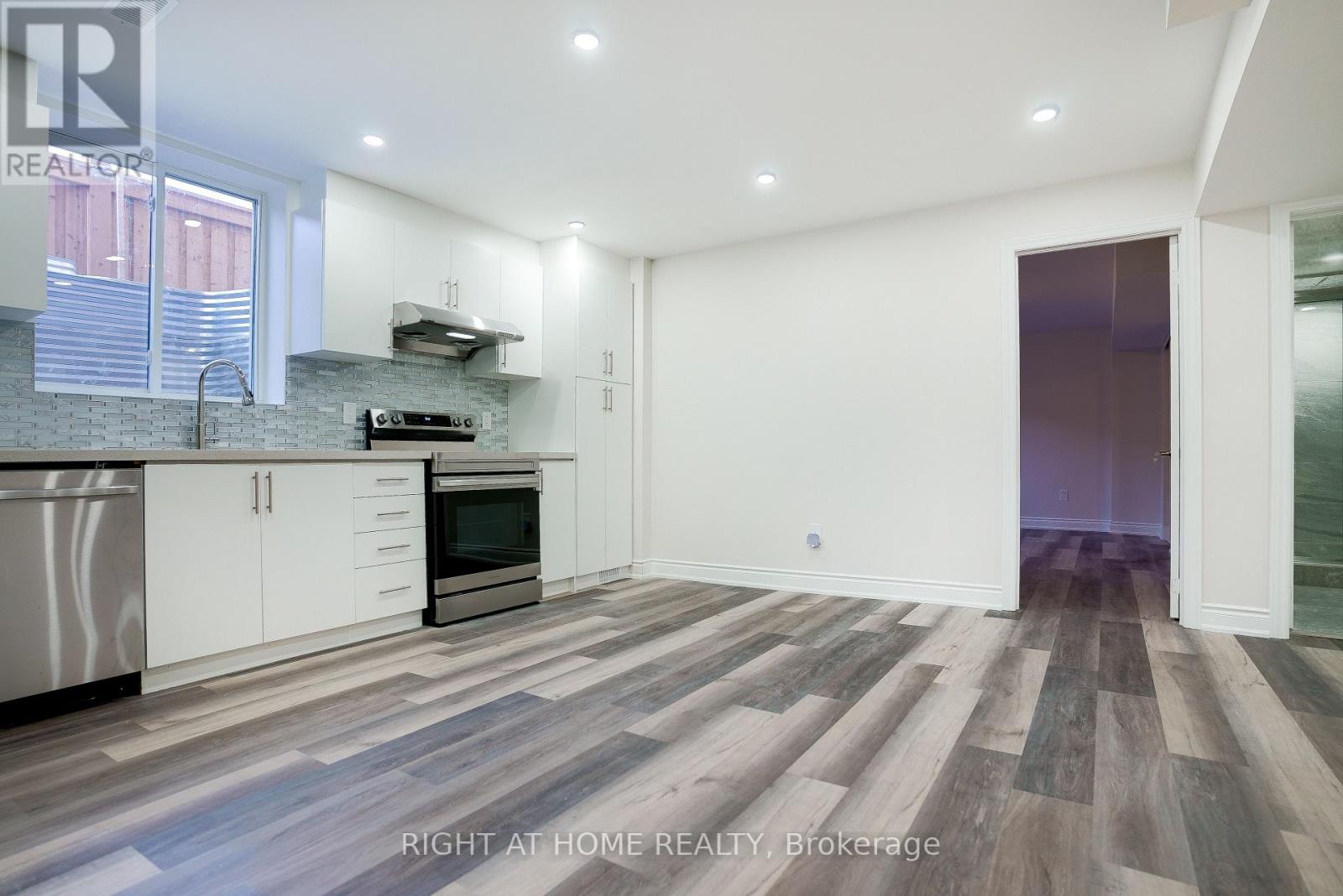 Bsmt - 440 Downes Jackson Heights, Milton, Ontario  L9T 8V7 - Photo 4 - W13448720