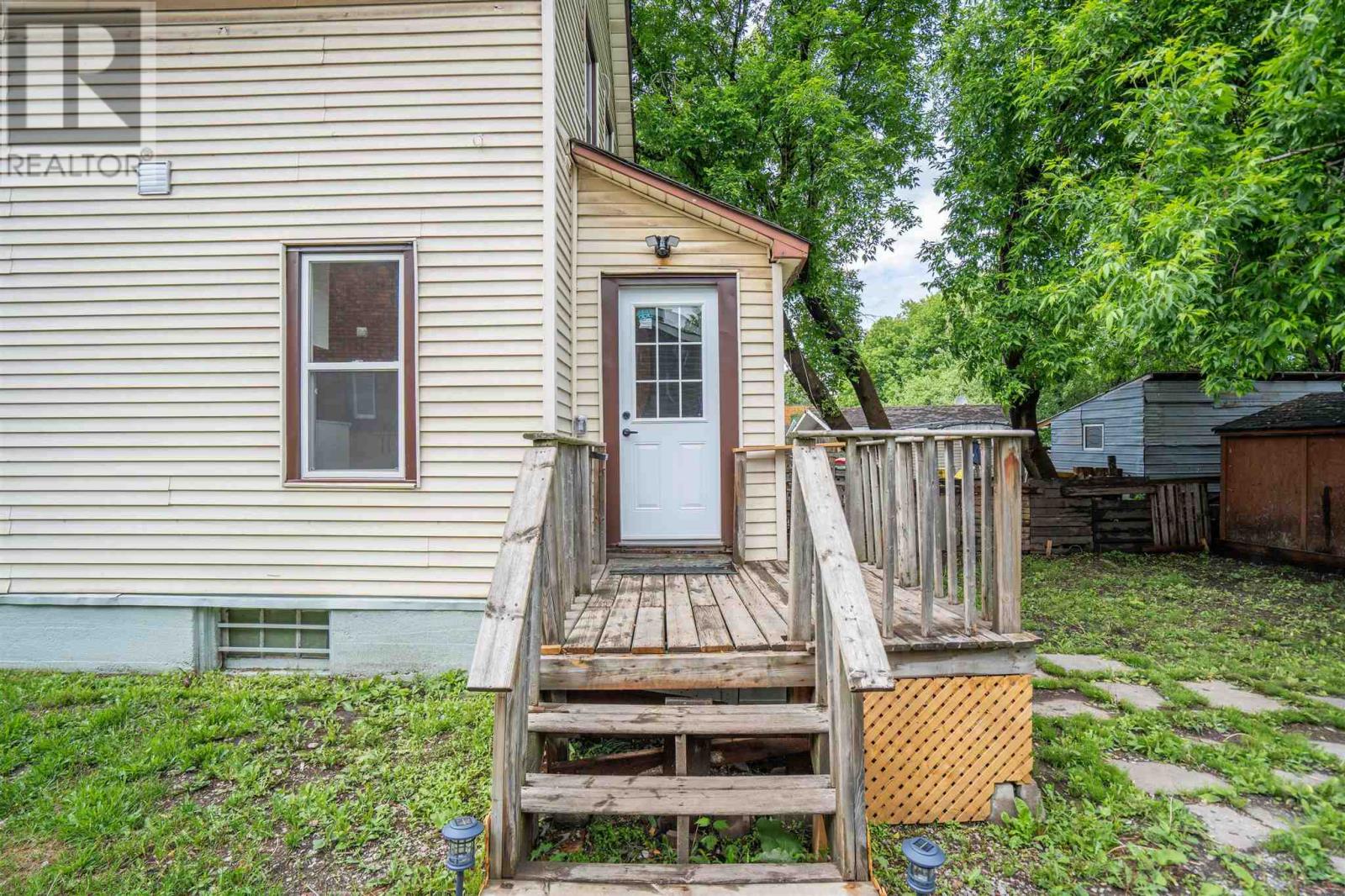 154 Spadina Ave, Sault Ste. Marie, Ontario P6C 5C7 - Photo 3 - SM261466
