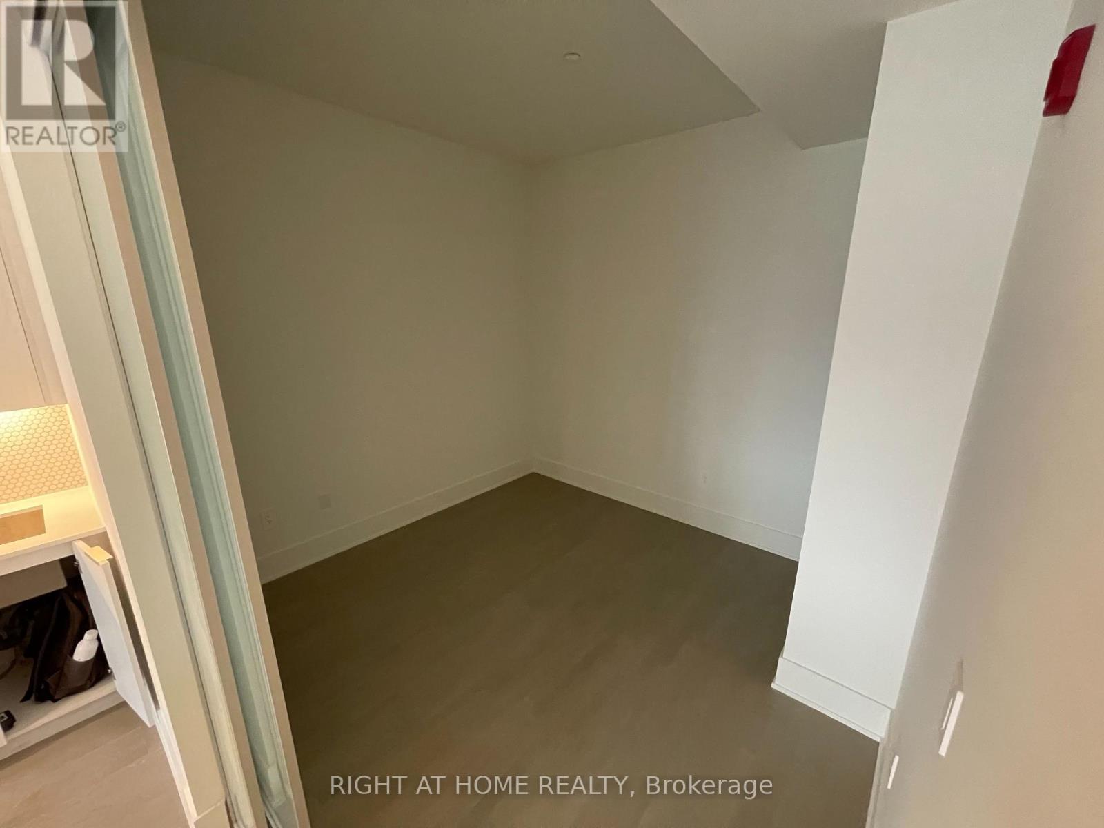 412 - 495 Logan Avenue, Toronto, Ontario  M4K 0A5 - Photo 10 - E13448770