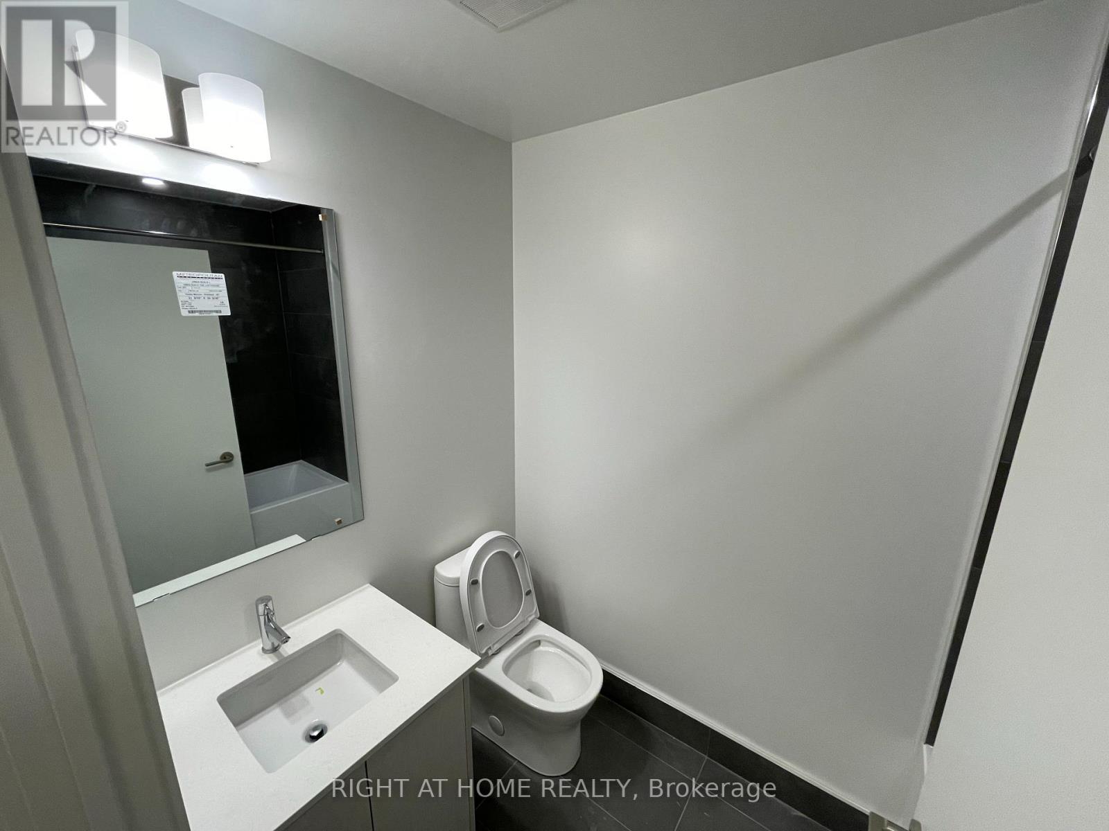 412 - 495 Logan Avenue, Toronto, Ontario  M4K 0A5 - Photo 7 - E13448770