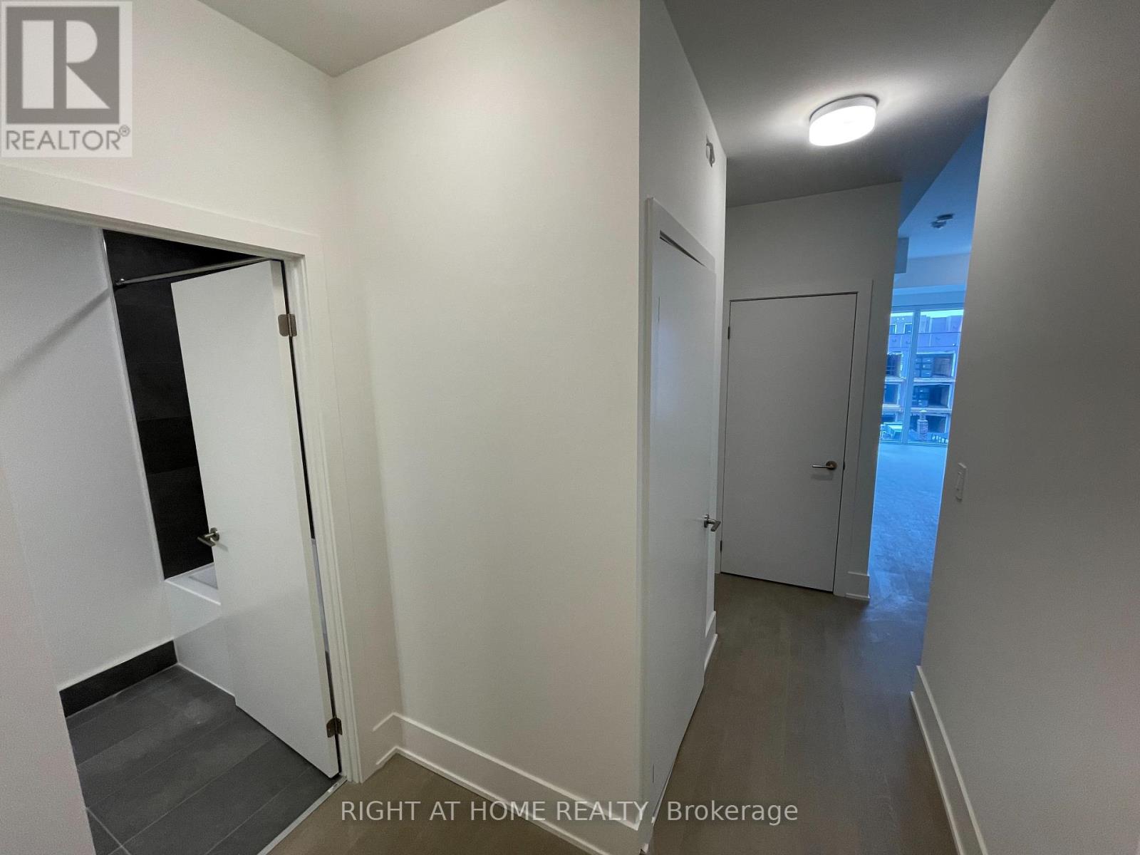 412 - 495 Logan Avenue, Toronto, Ontario  M4K 0A5 - Photo 9 - E13448770