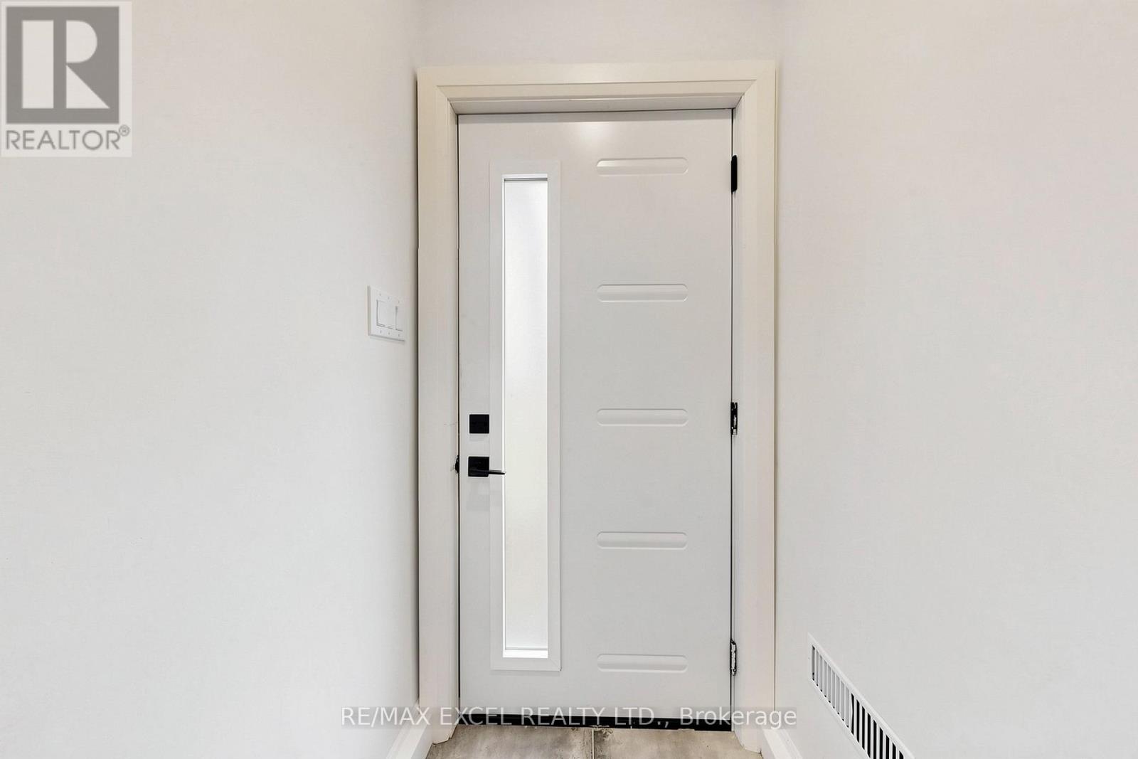 6 Lappe Avenue, Markham, Ontario  L6B 1L3 - Photo 4 - N13448736