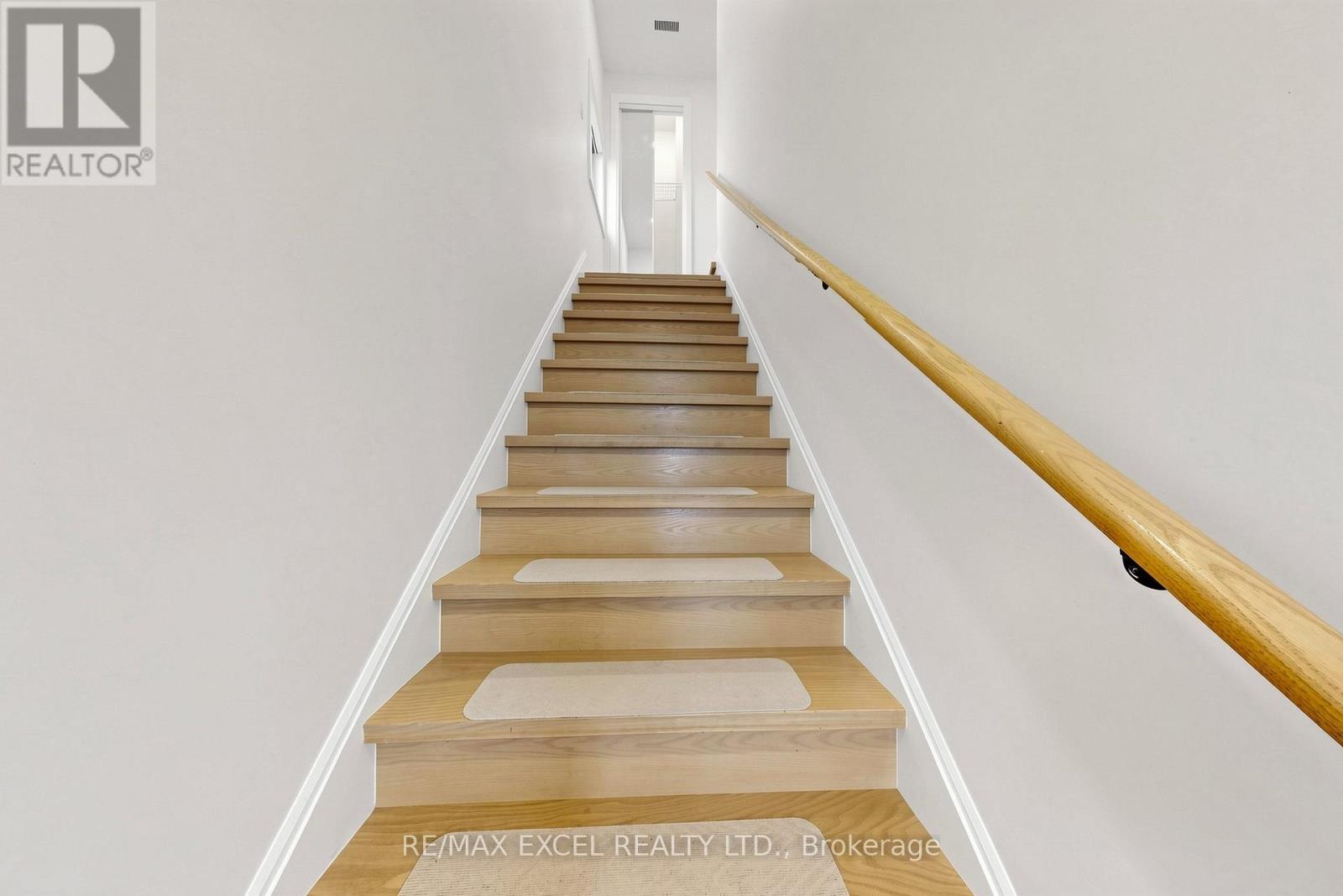 6 Lappe Avenue, Markham, Ontario  L6B 1L3 - Photo 5 - N13448736