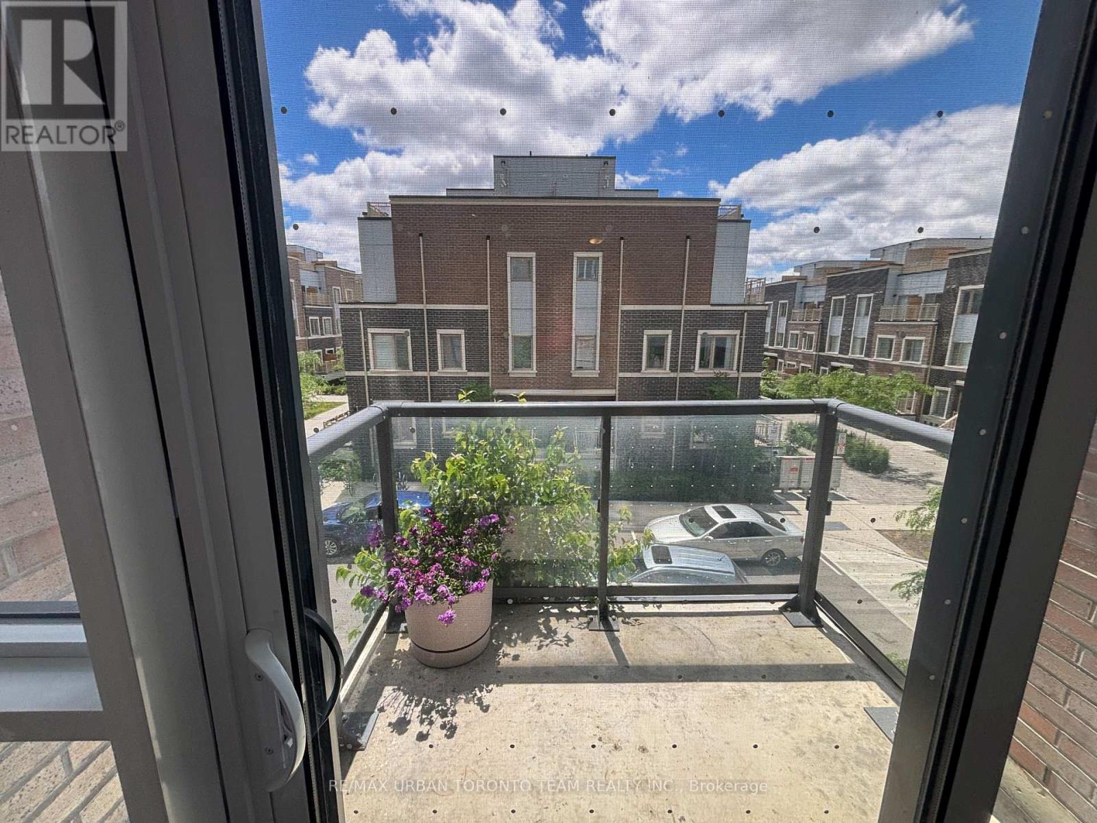 202 - 38 Honeycrisp Crescent, Vaughan, Ontario L4K 0M8 - Photo 4 - N13448748