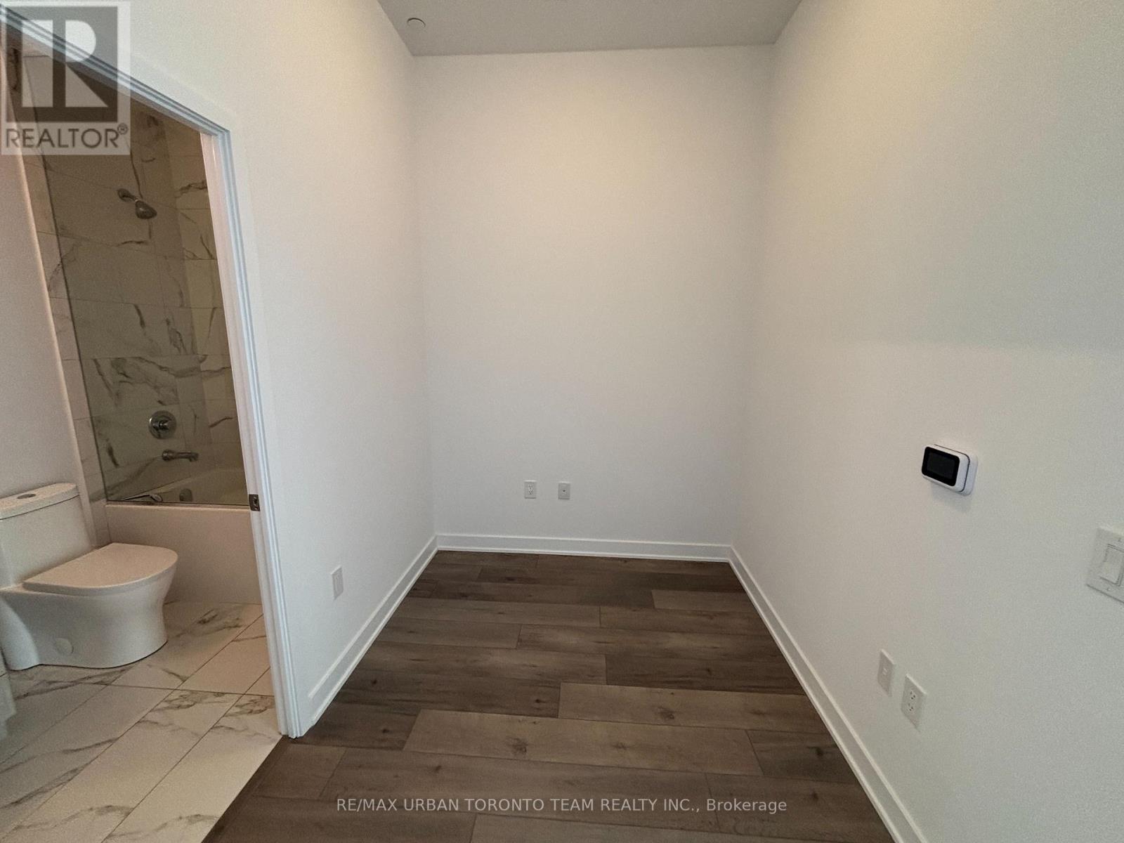 202 - 38 Honeycrisp Crescent, Vaughan, Ontario L4K 0M8 - Photo 6 - N13448748