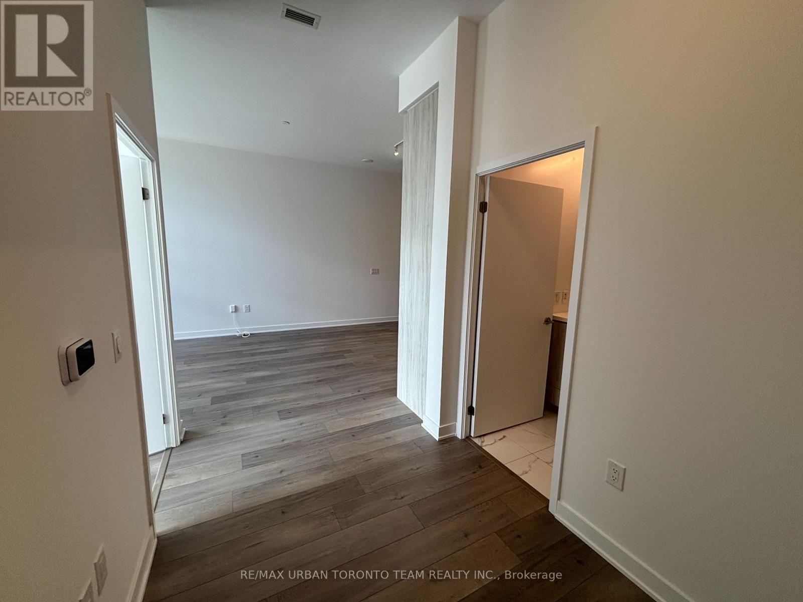 202 - 38 Honeycrisp Crescent, Vaughan, Ontario L4K 0M8 - Photo 7 - N13448748