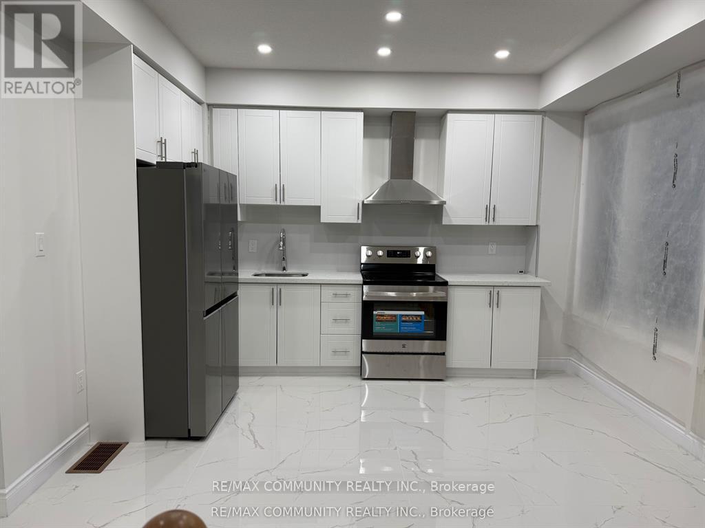 387 TENNANT CIRCLE, Vaughan, Ontario