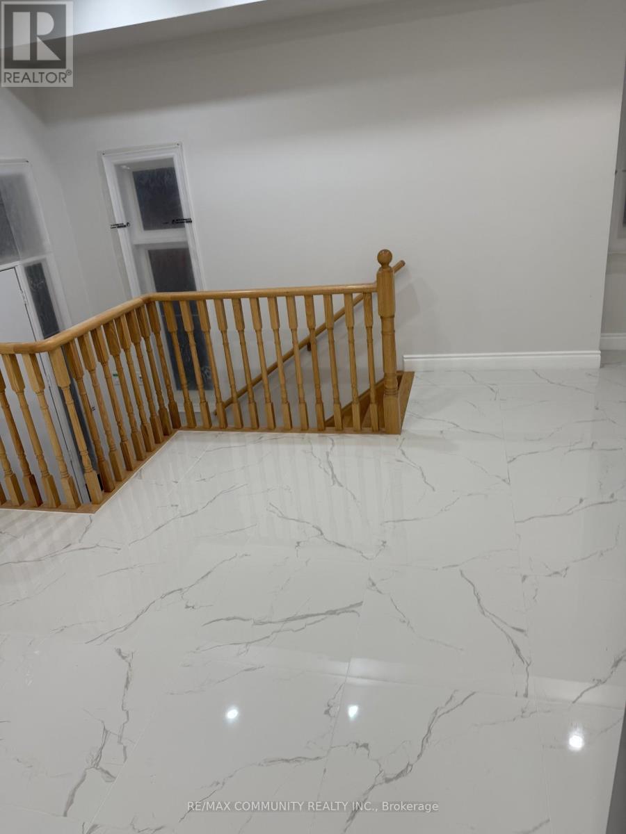 387 Tennant Circle, Vaughan, Ontario  L4H 5L2 - Photo 2 - N13448766