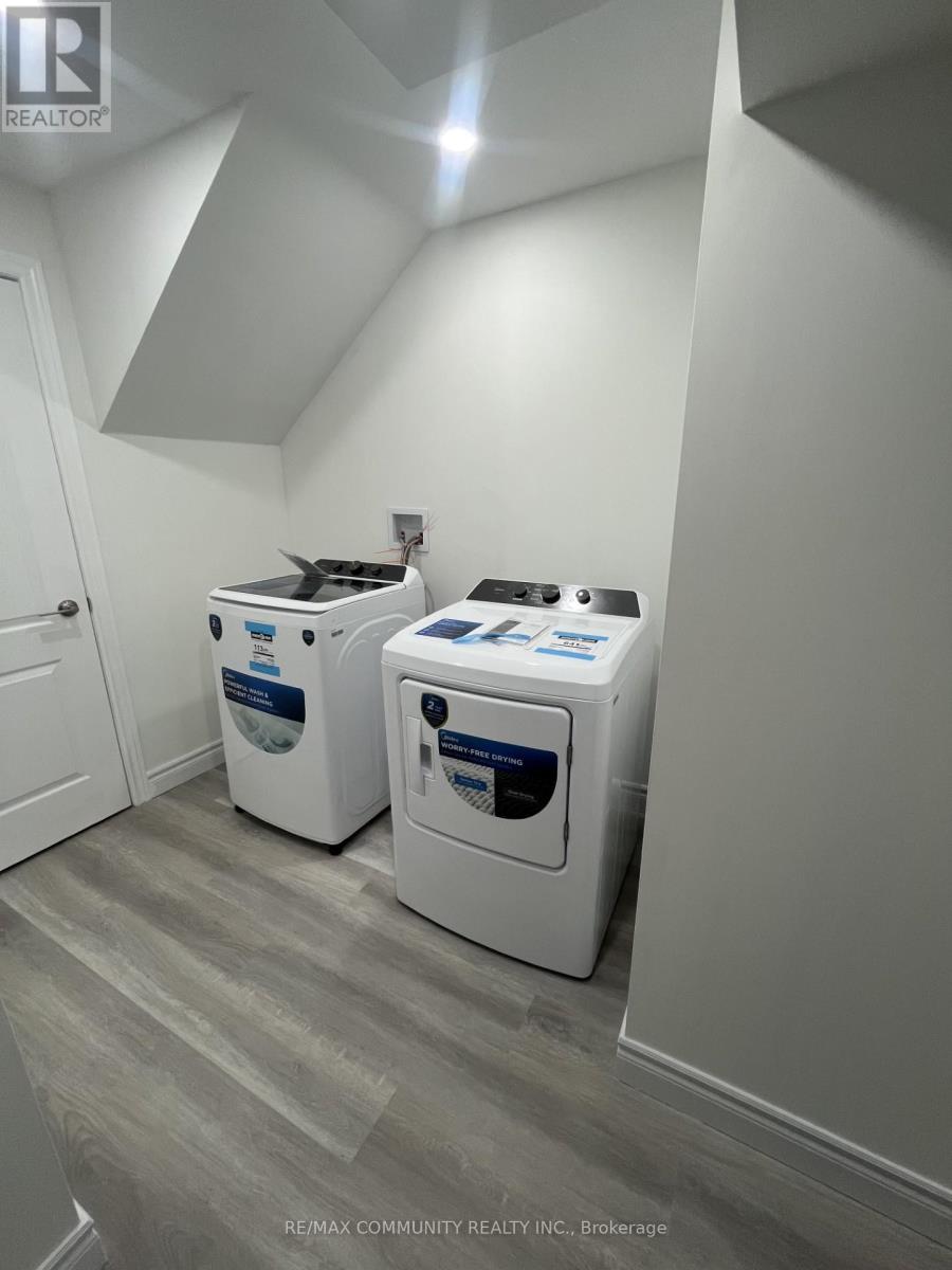 387 Tennant Circle, Vaughan, Ontario  L4H 5L2 - Photo 3 - N13448766