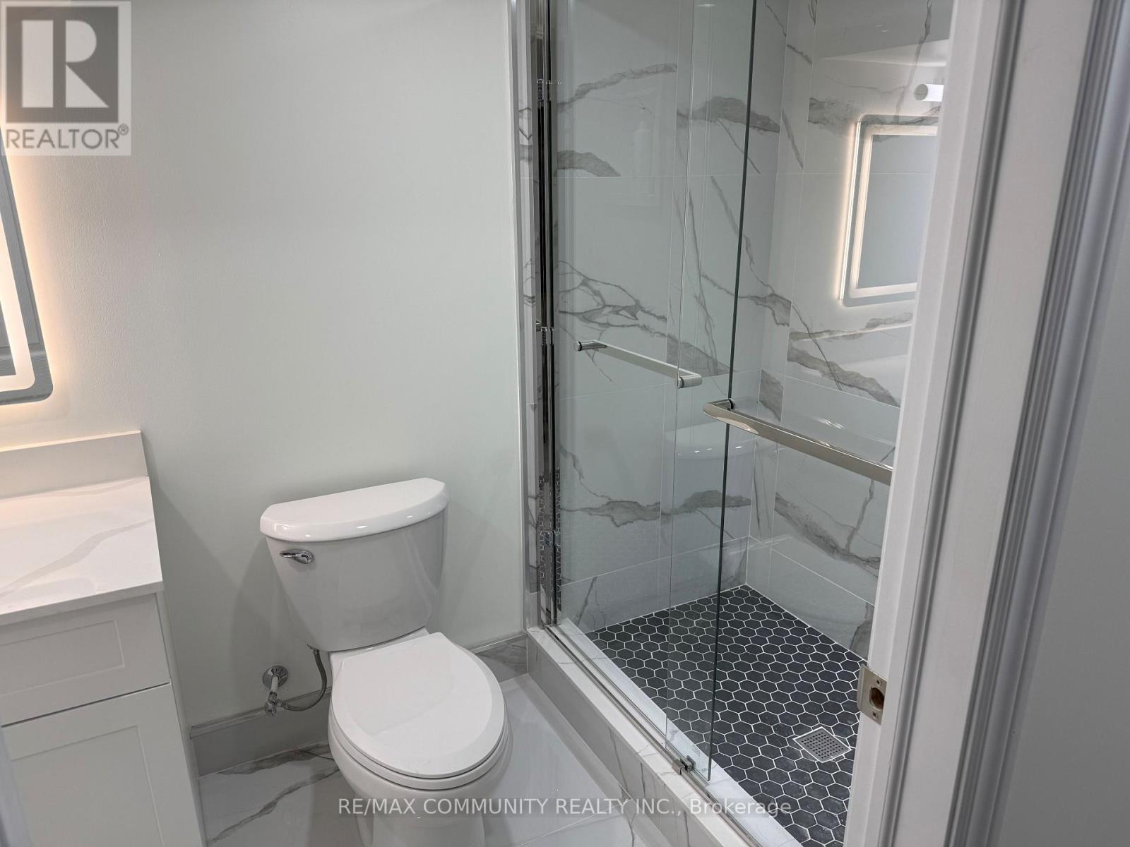 387 Tennant Circle, Vaughan, Ontario  L4H 5L2 - Photo 6 - N13448766