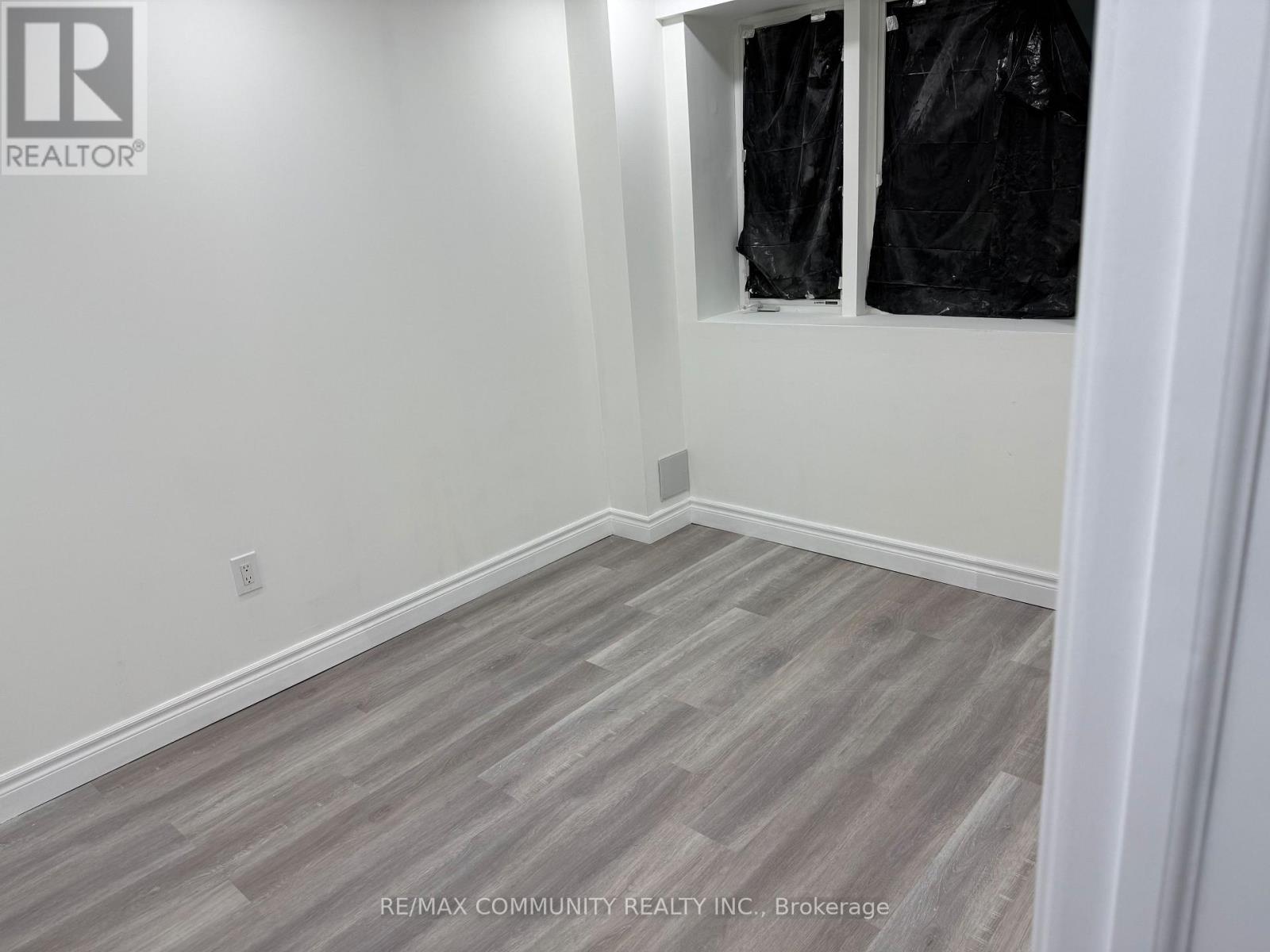 387 Tennant Circle, Vaughan, Ontario  L4H 5L2 - Photo 9 - N13448766