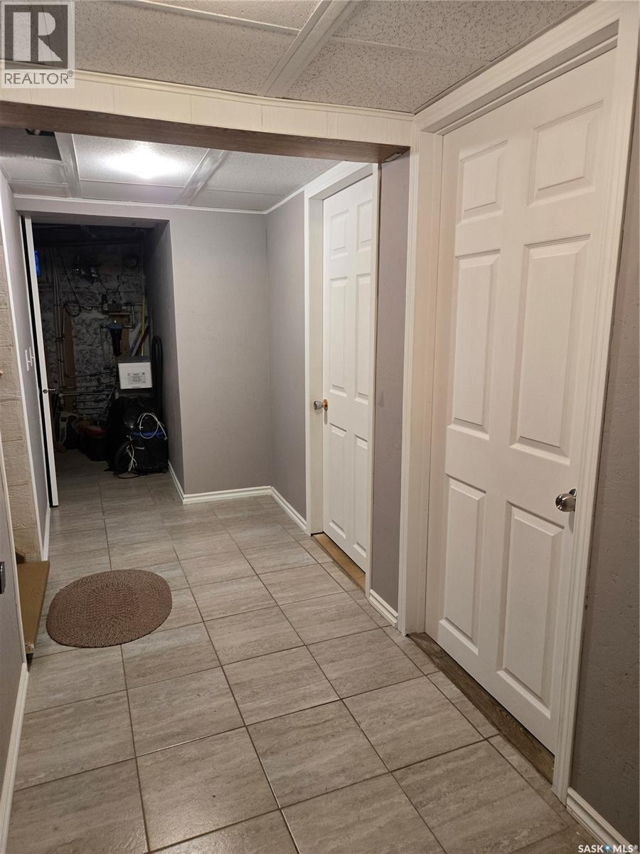 1517 3rd Street, Estevan, Saskatchewan  S4A 0S5 - Photo 26 - SK039478