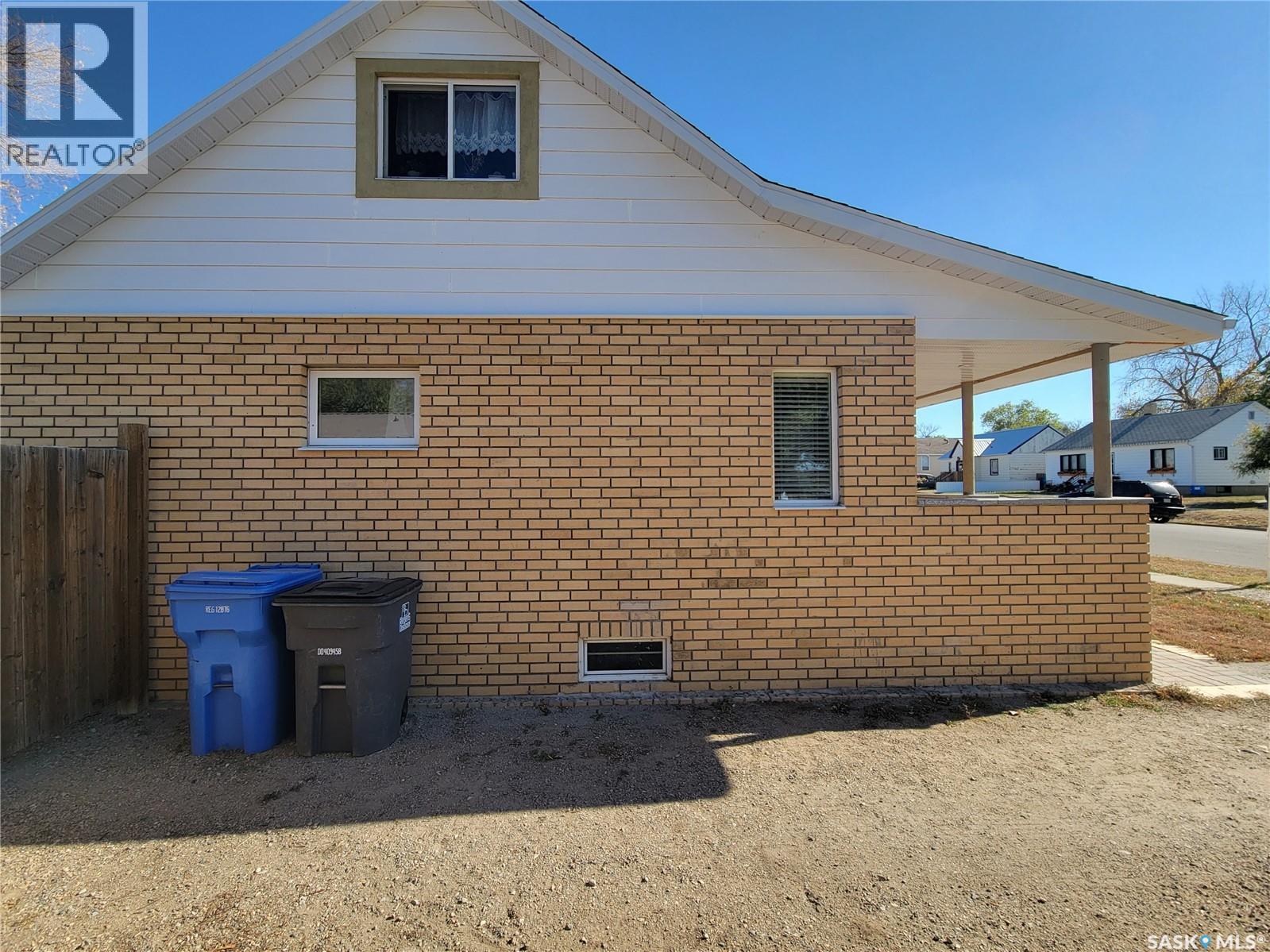 1517 3rd Street, Estevan, Saskatchewan  S4A 0S5 - Photo 34 - SK039478